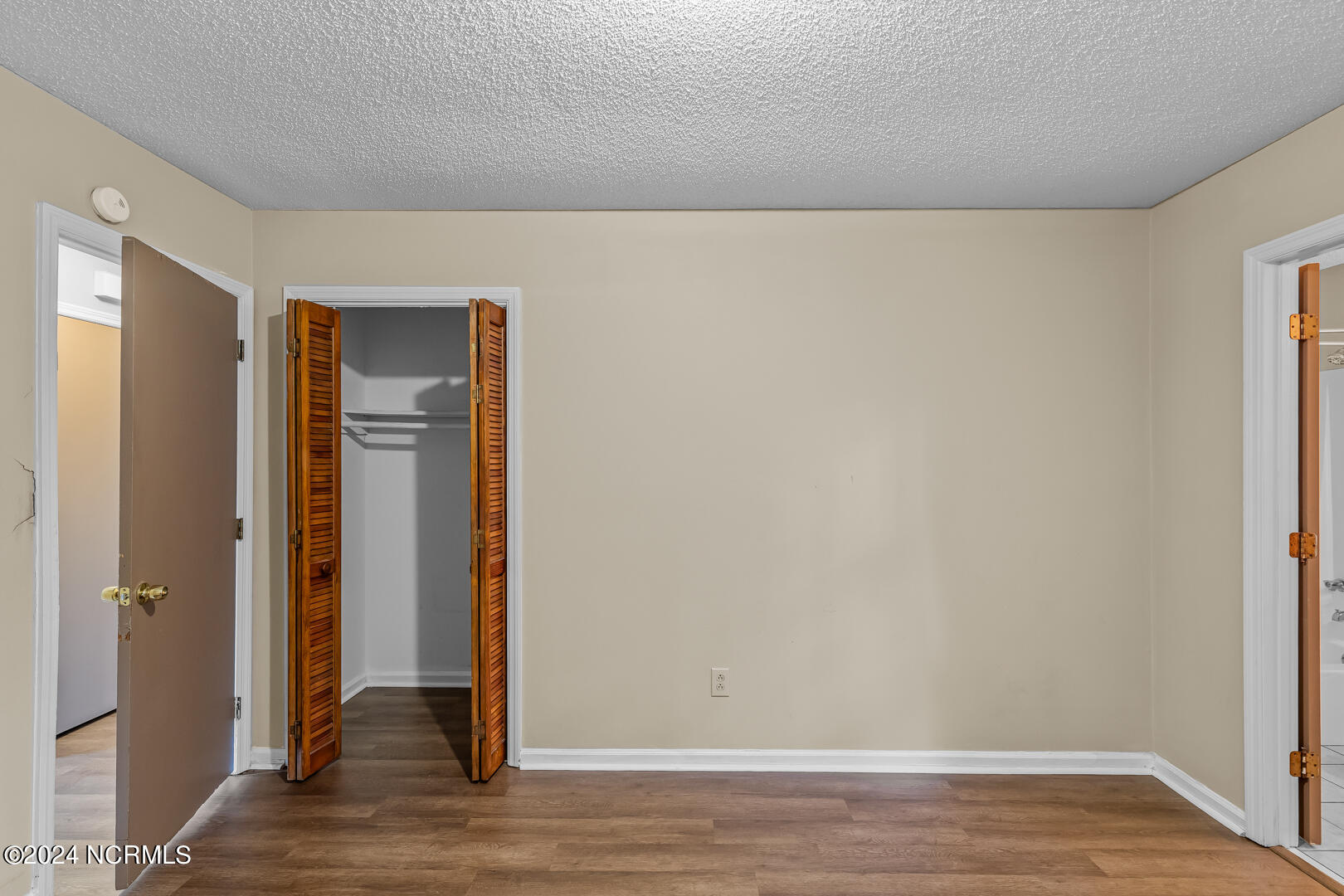 100560066 | Photo 19