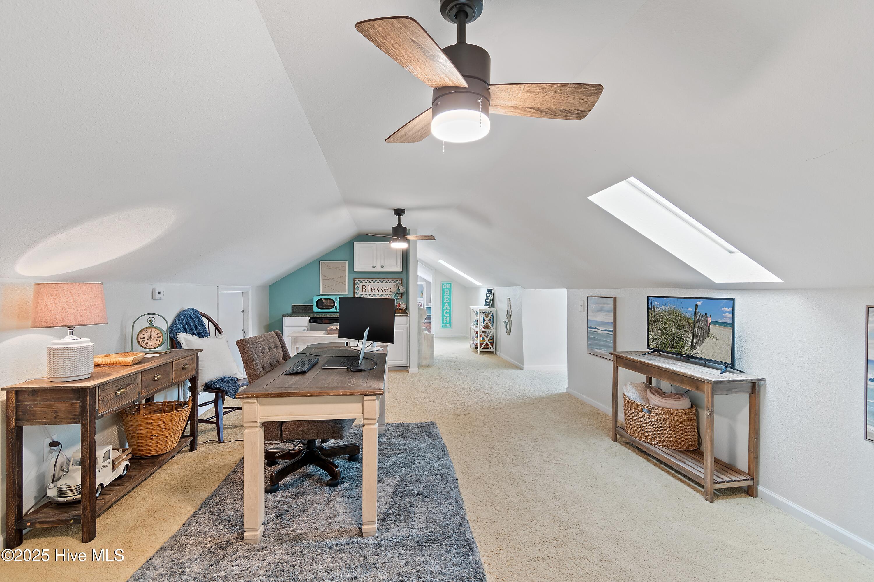 100544139 | Photo 43