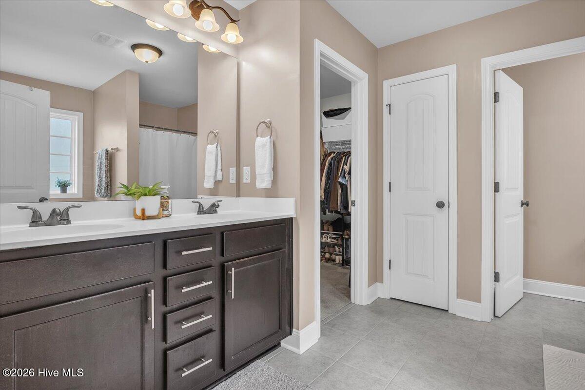 100558740 | Photo 31