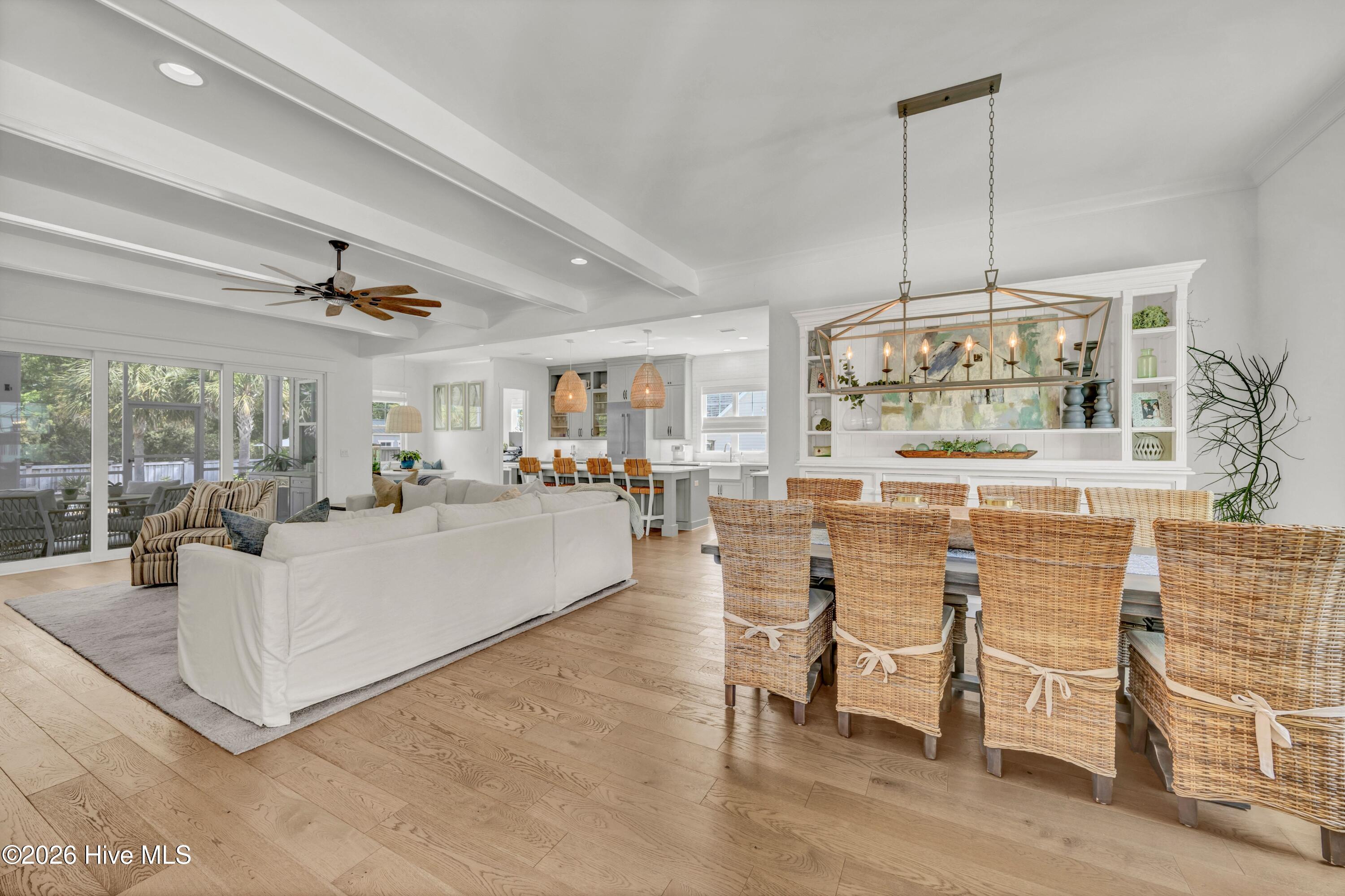 100566048 | Photo 15