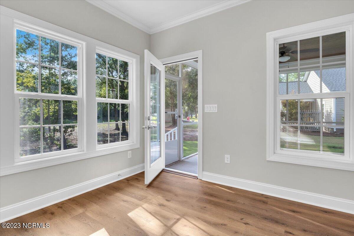 100524155 | Photo 35