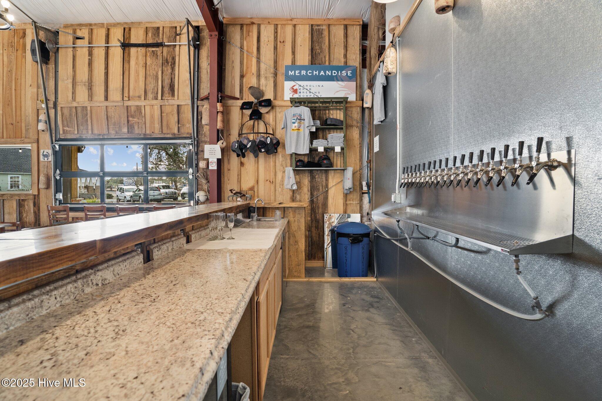 100545245 | Photo 27