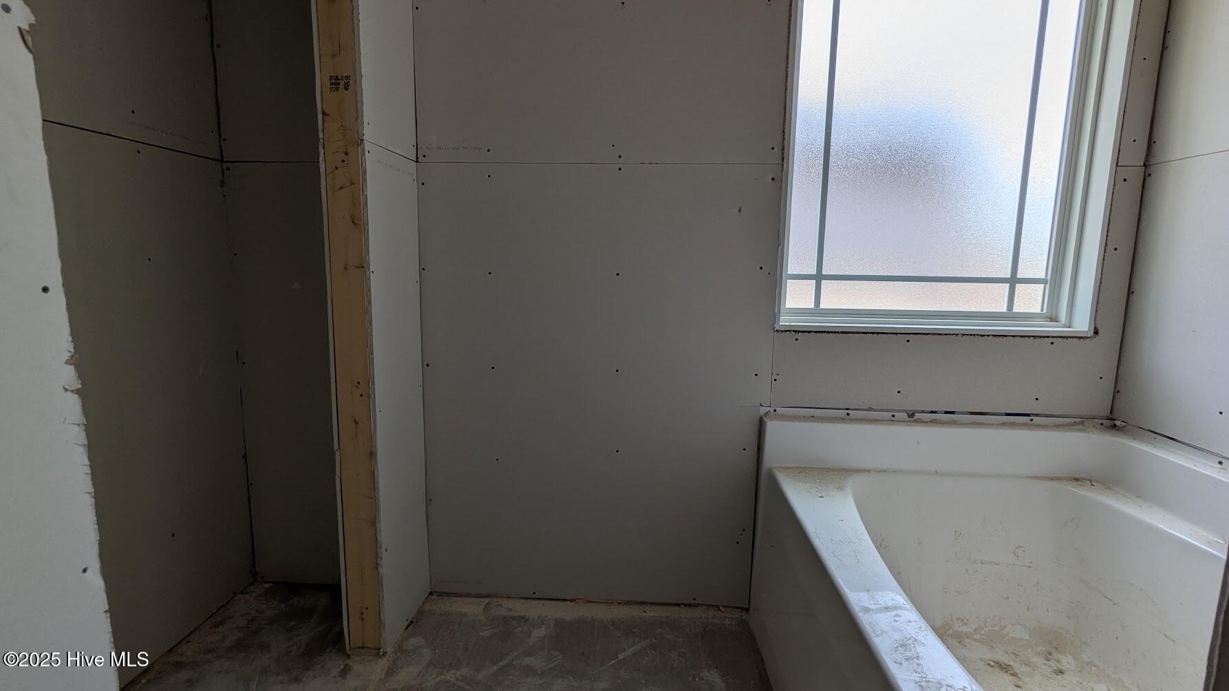primary bath and linen closet-drywall
