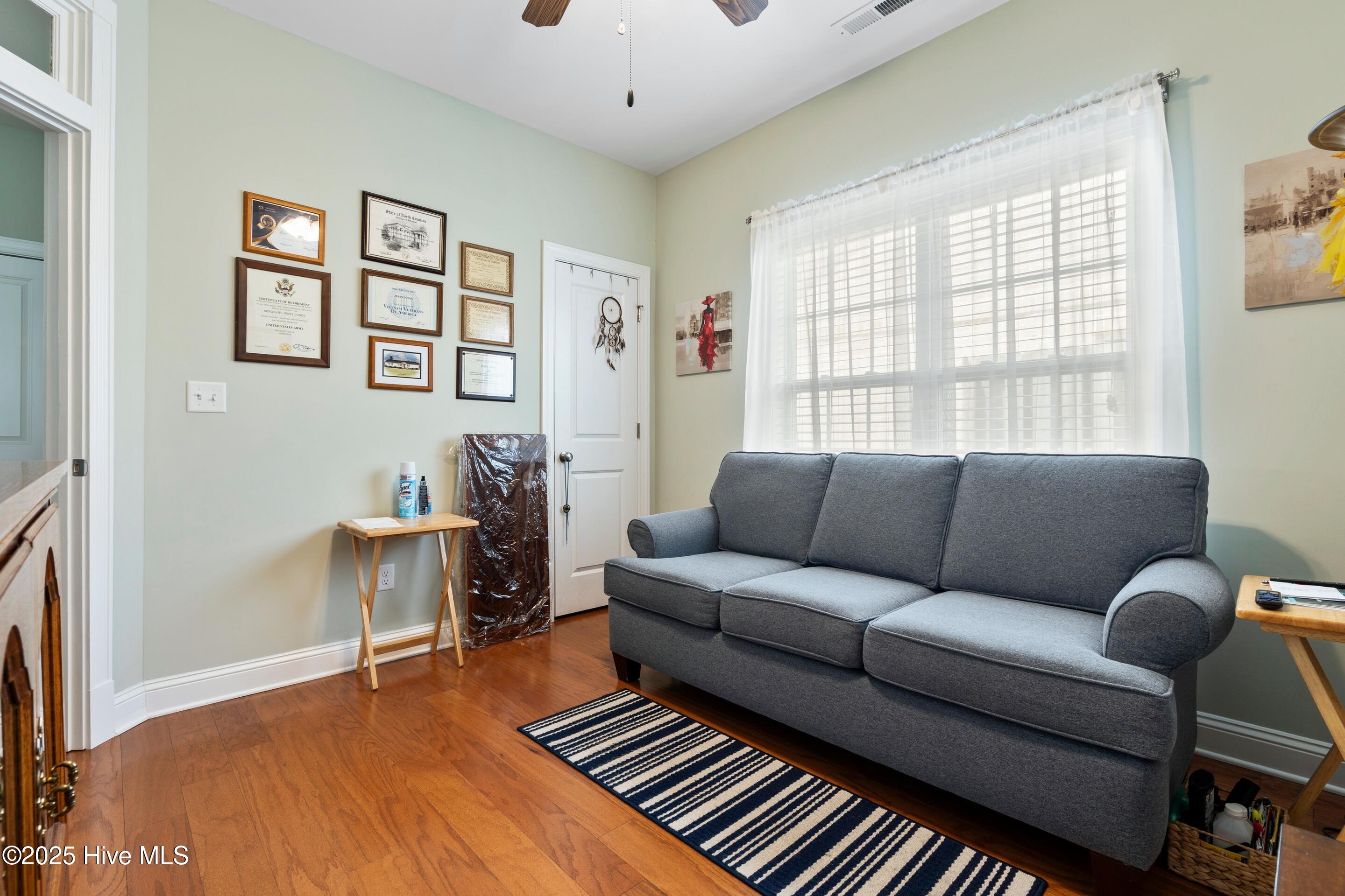 100512963 | Photo 31