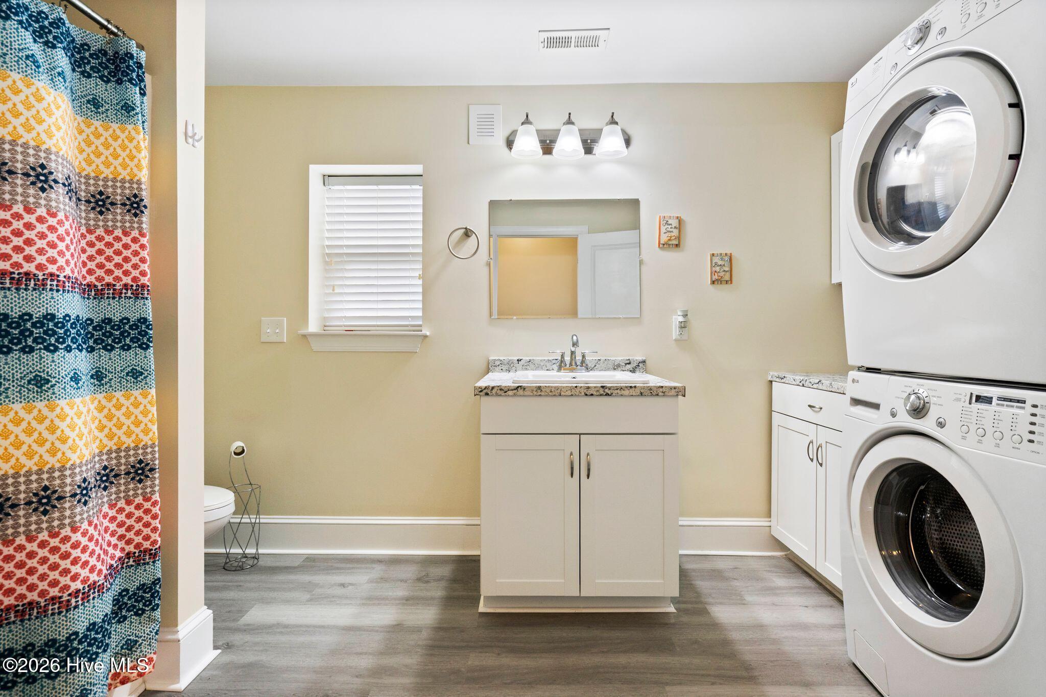 100561242 | Photo 39