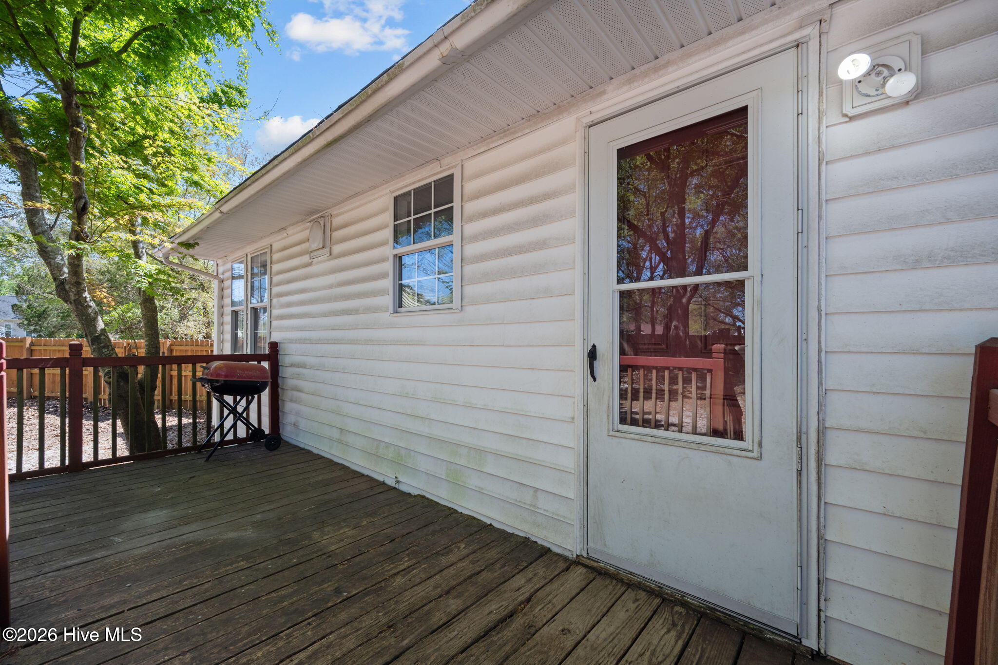 100562753 | Photo 33