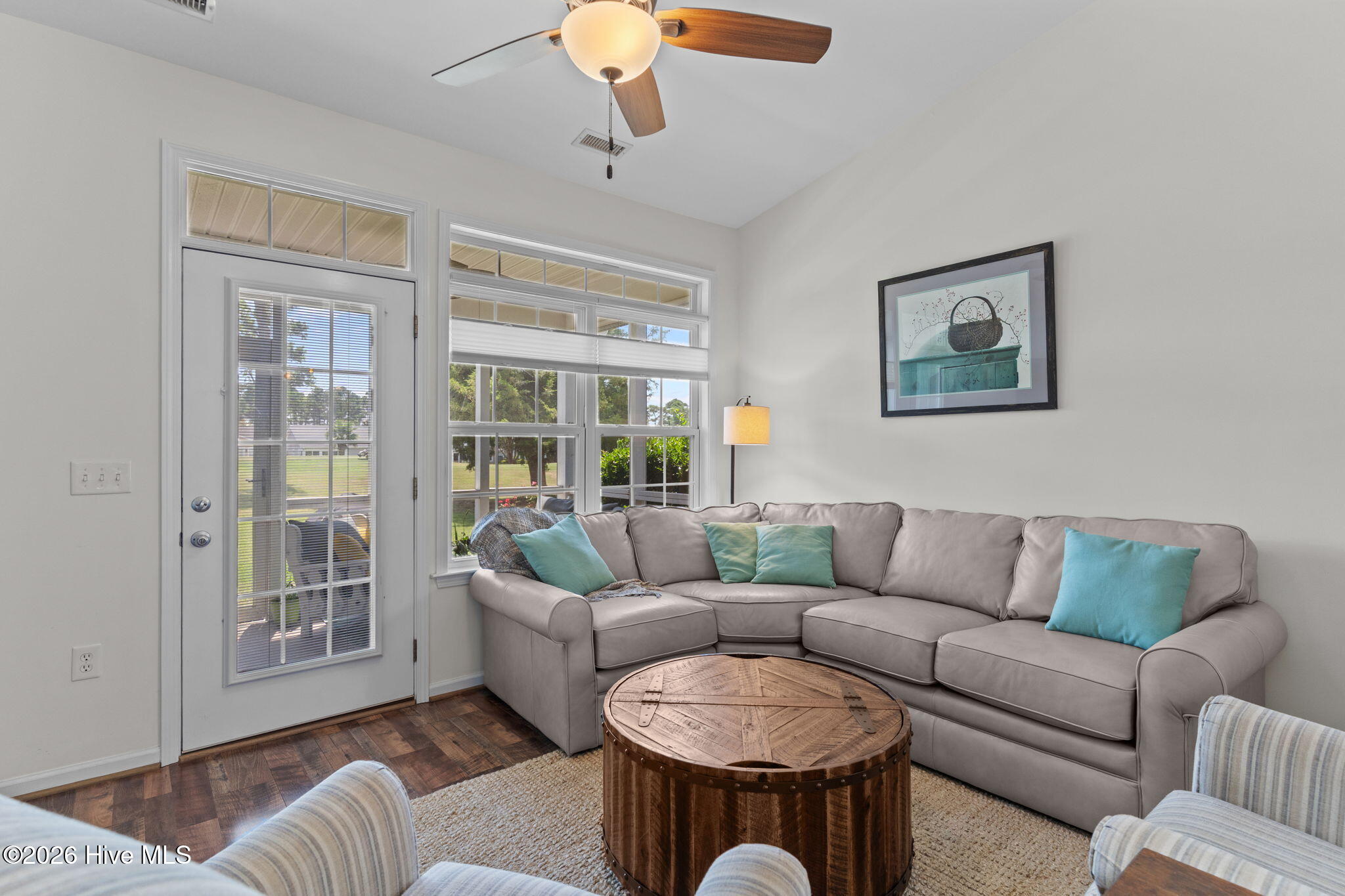 100551893 | Photo 17