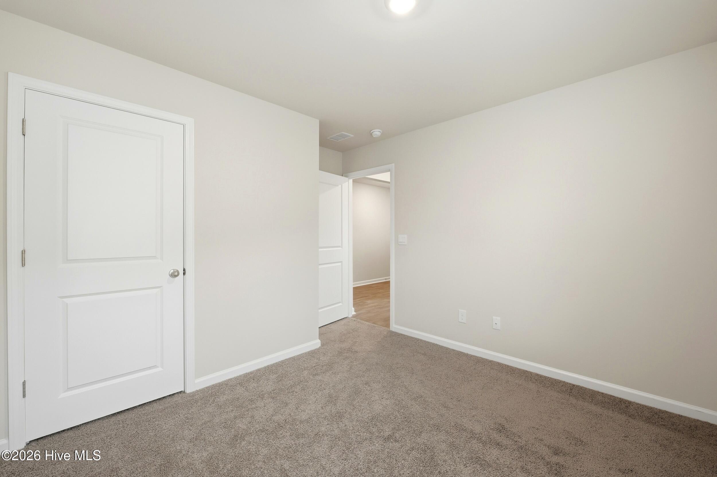 100555935 | Photo 15