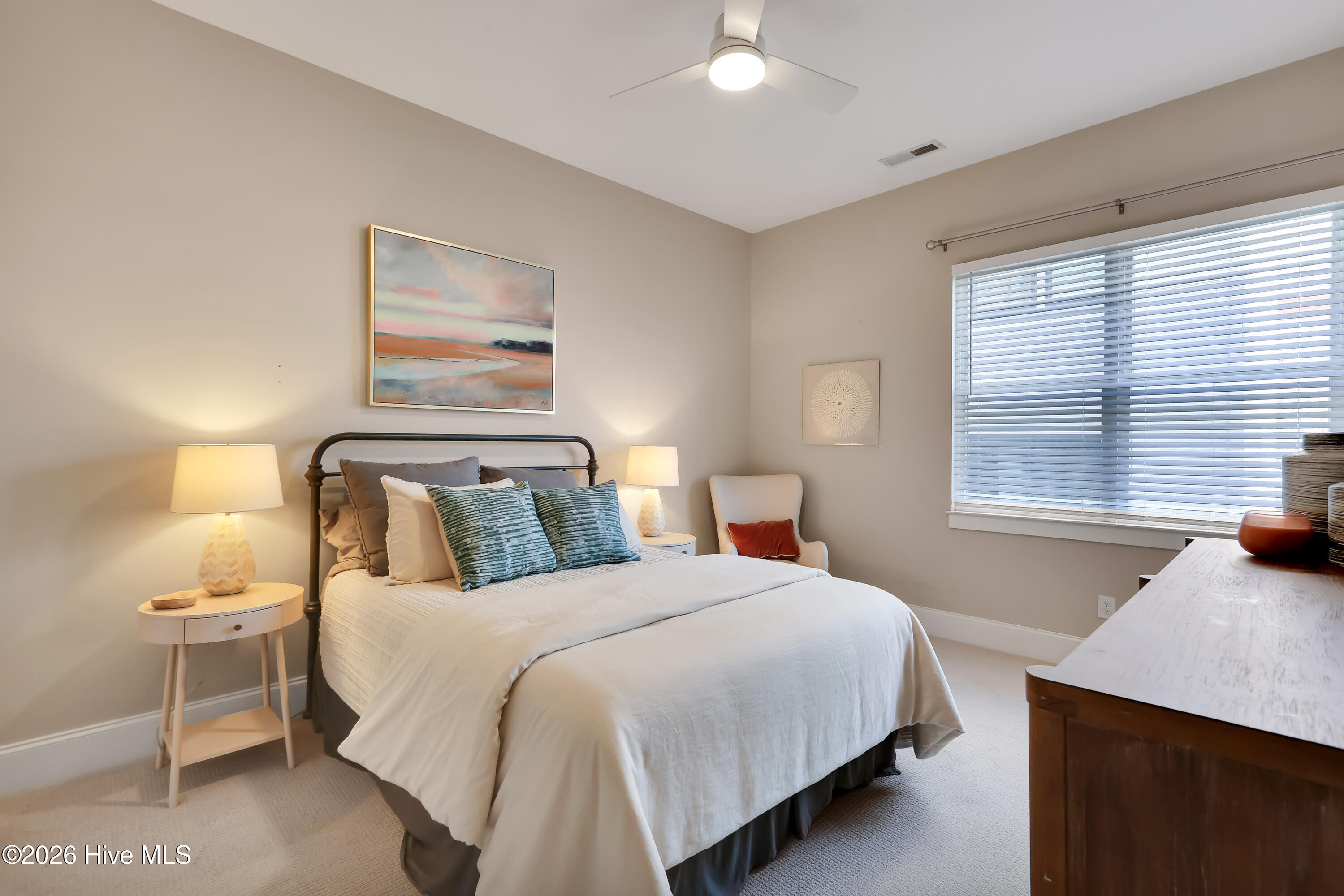 100553344 | Photo 24