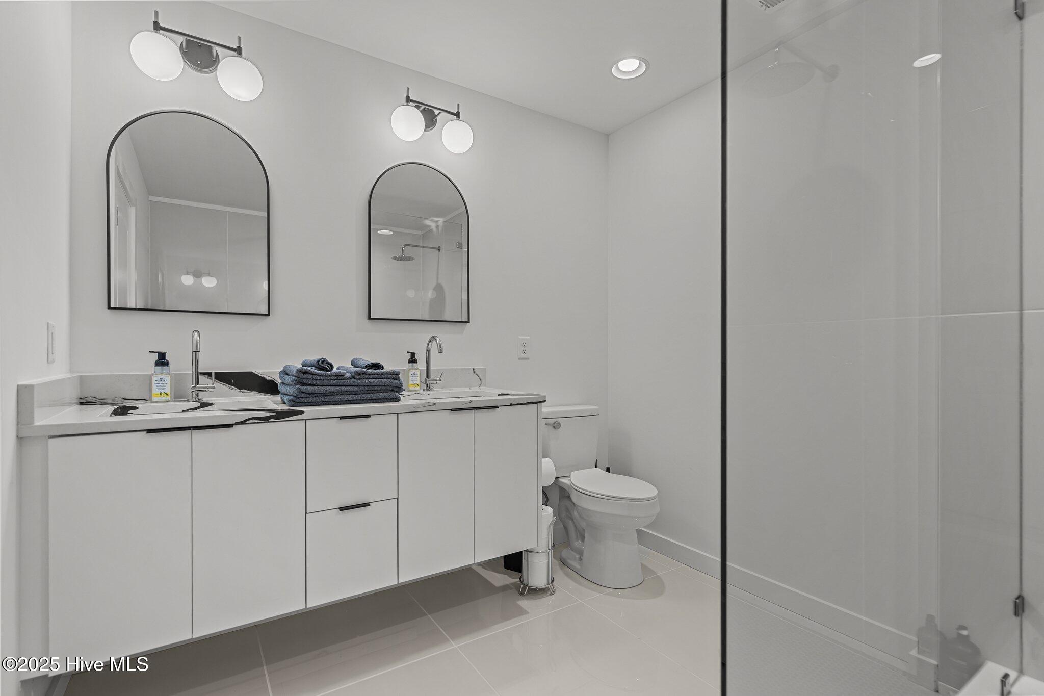 100536872 | Photo 29