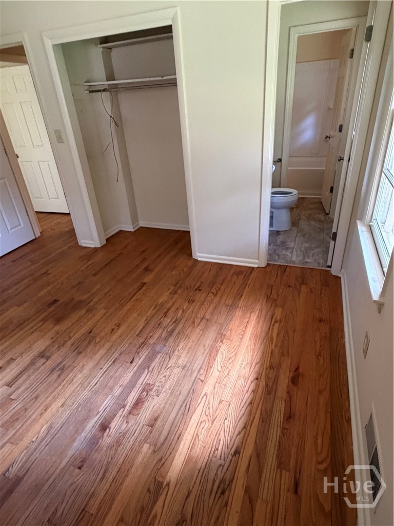 Main Bedroom & Bathroom