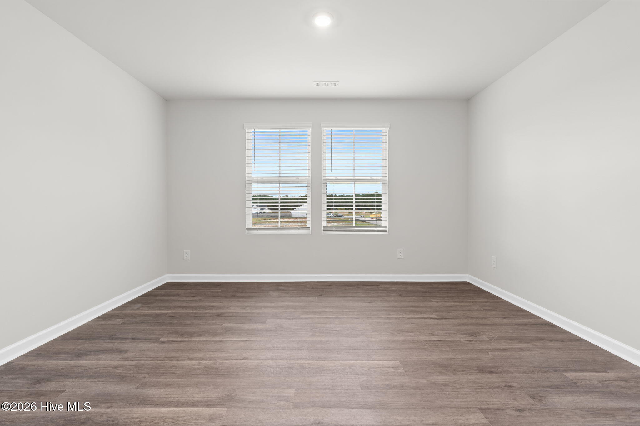 100546266 | Photo 28