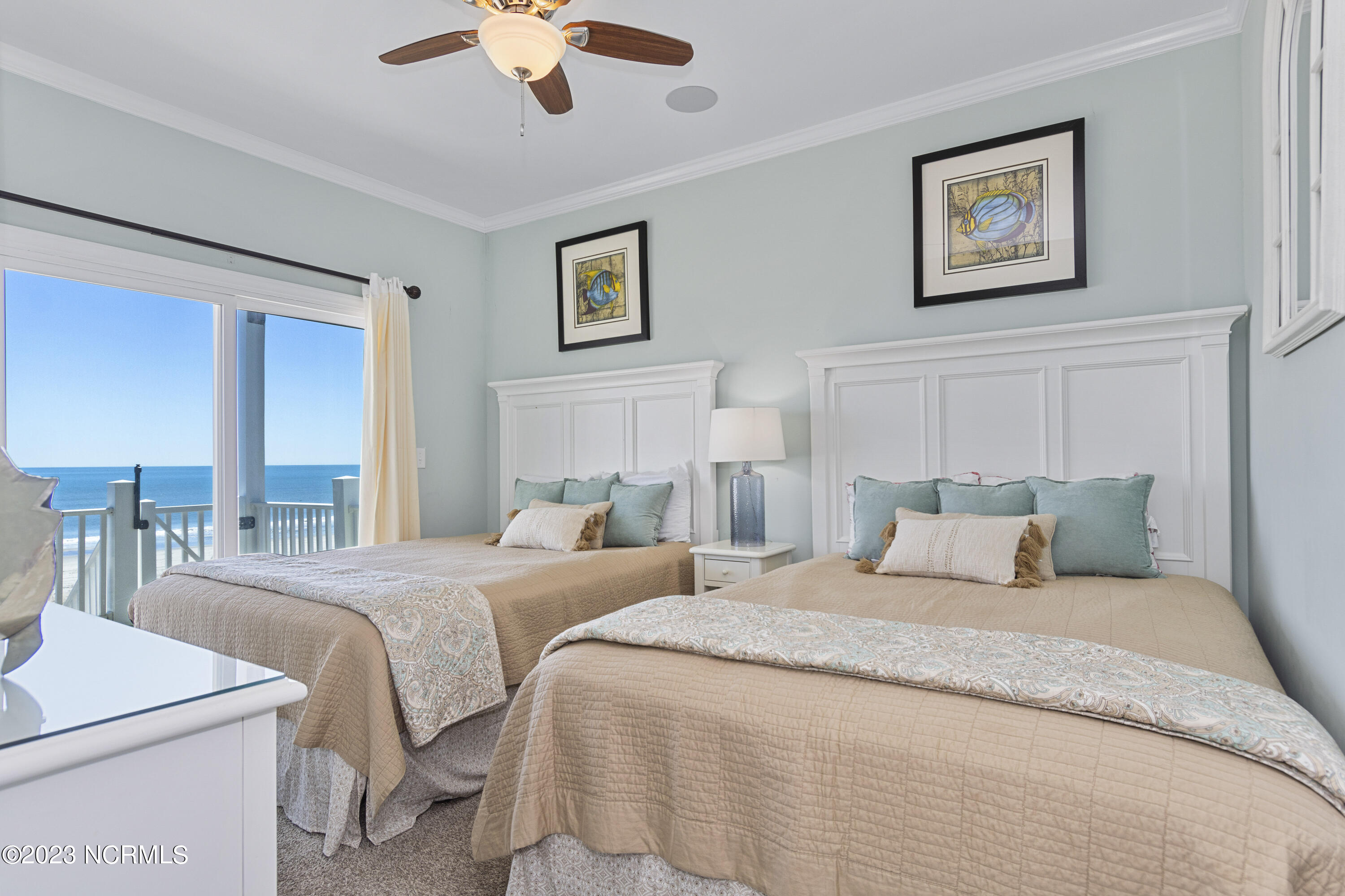 100565817 | Photo 27