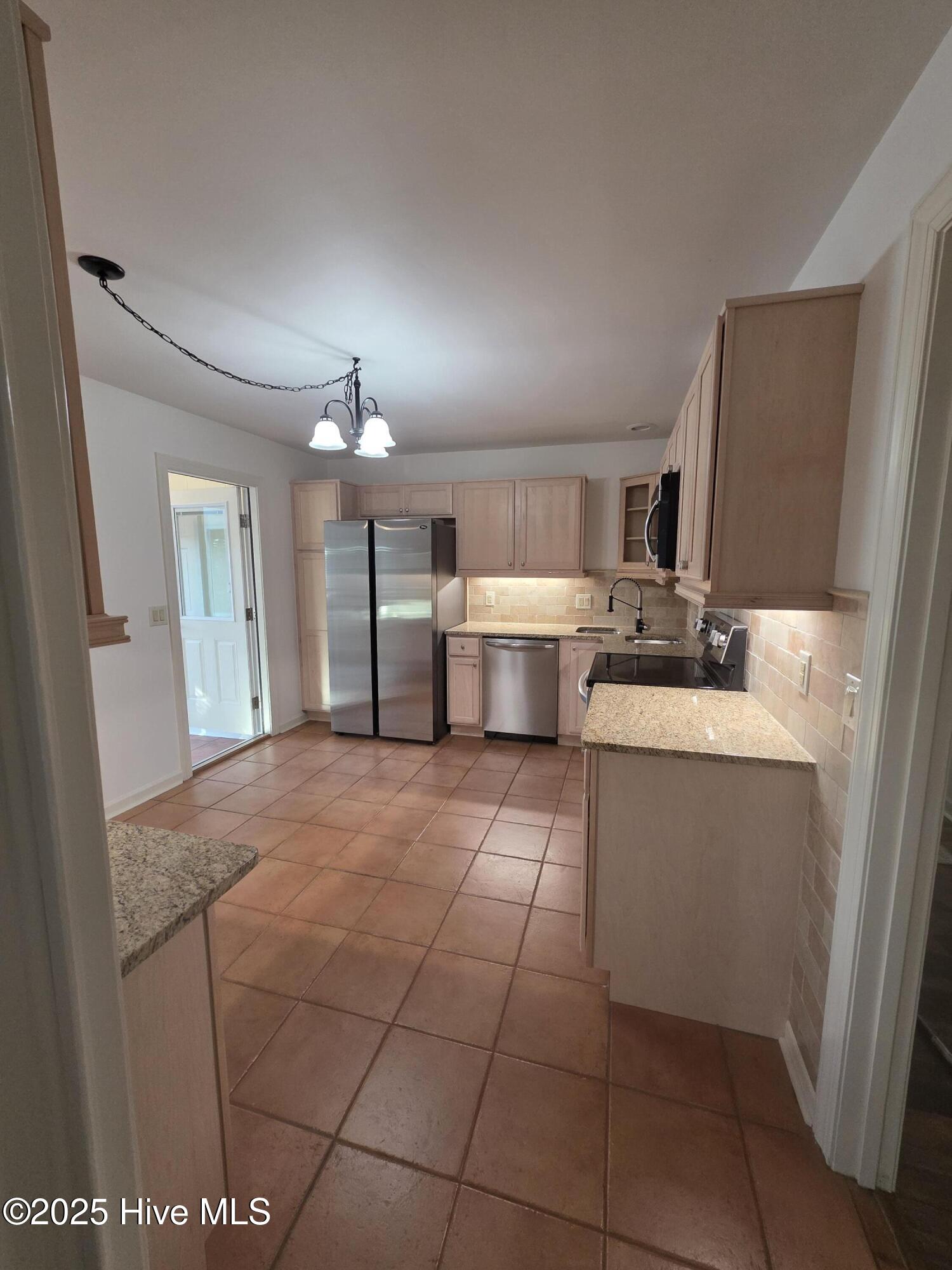 44 village green kitchen 2