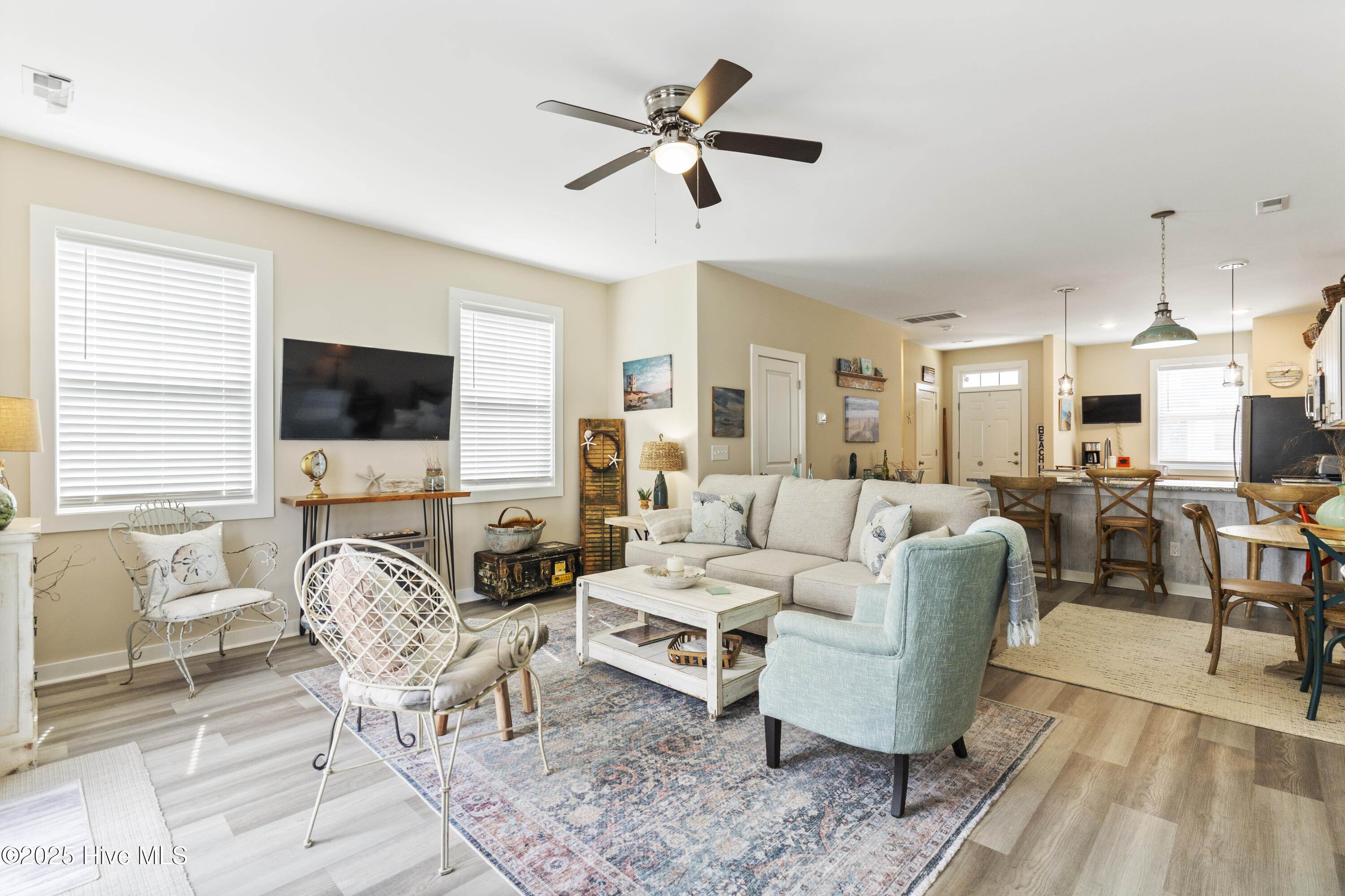 100505761 | Photo 15