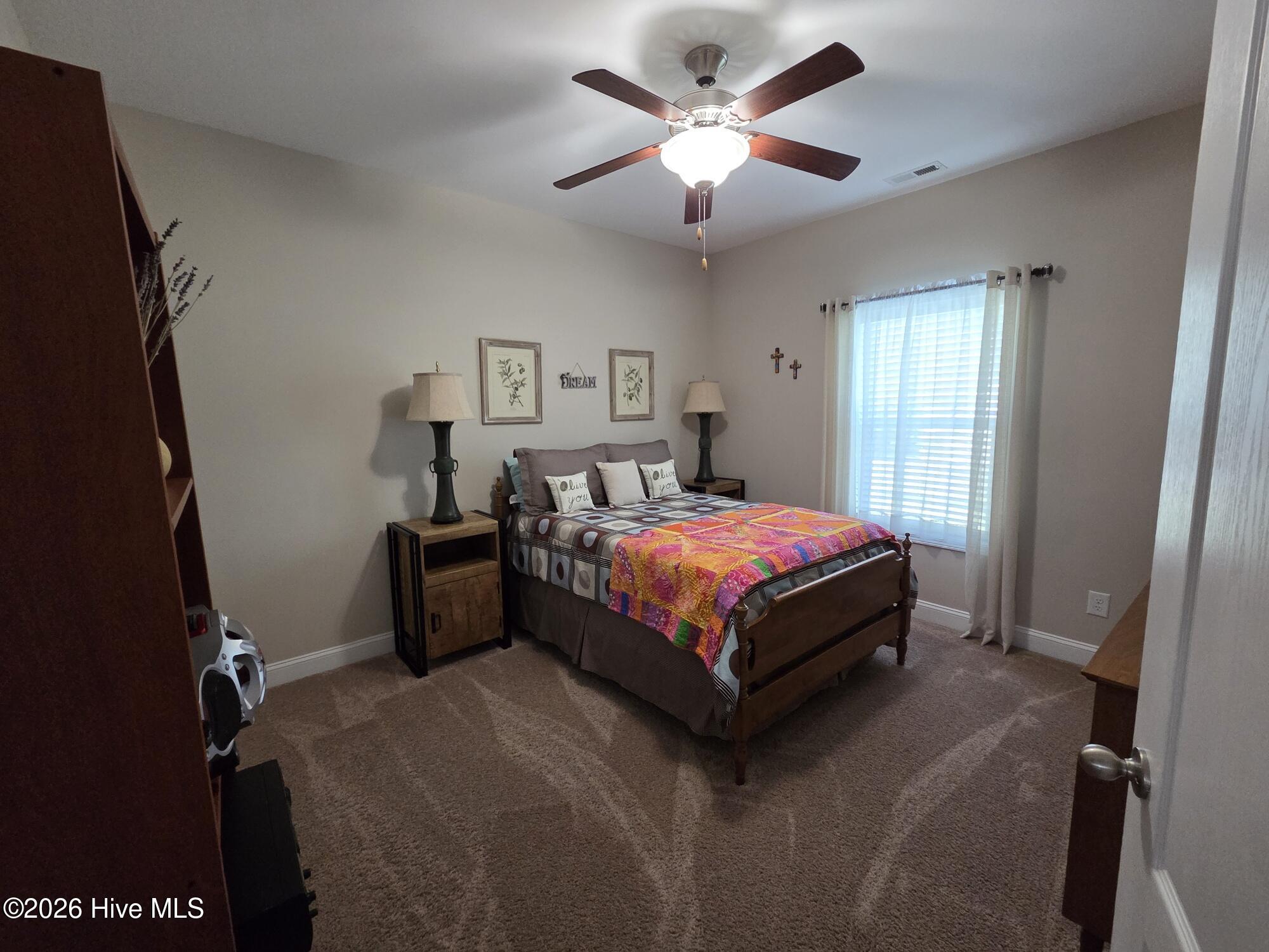 100568128 | Photo 13