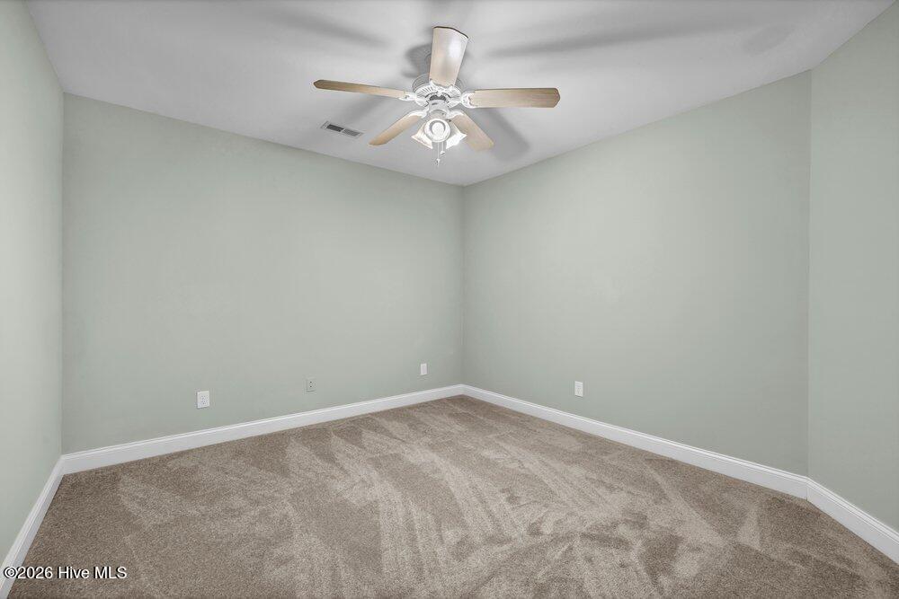 100552840 | Photo 23