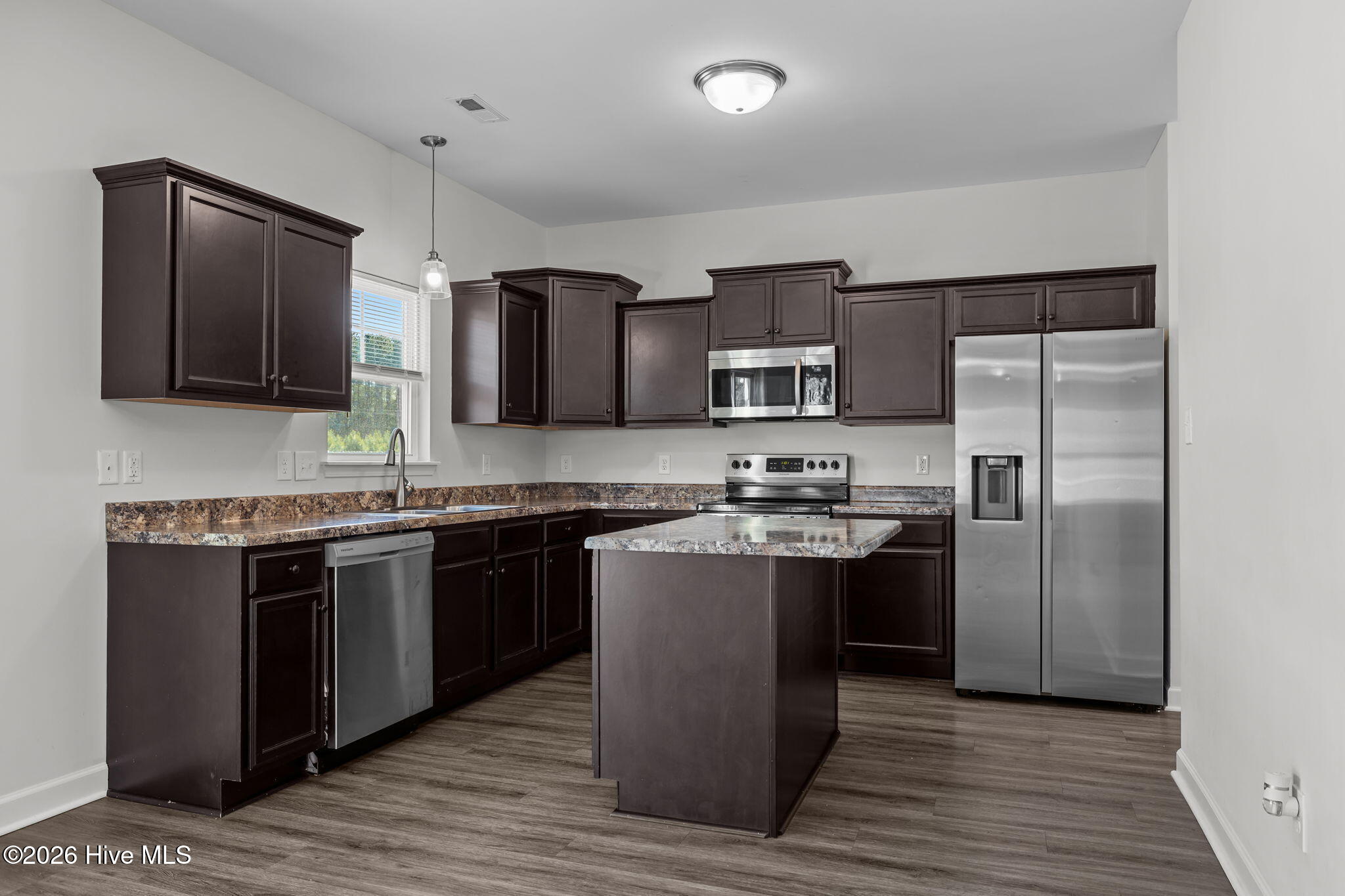 309 Sunrose Drive, Maysville, NC 28555 – photo 12: 10-web-or-mls-1S3A6511