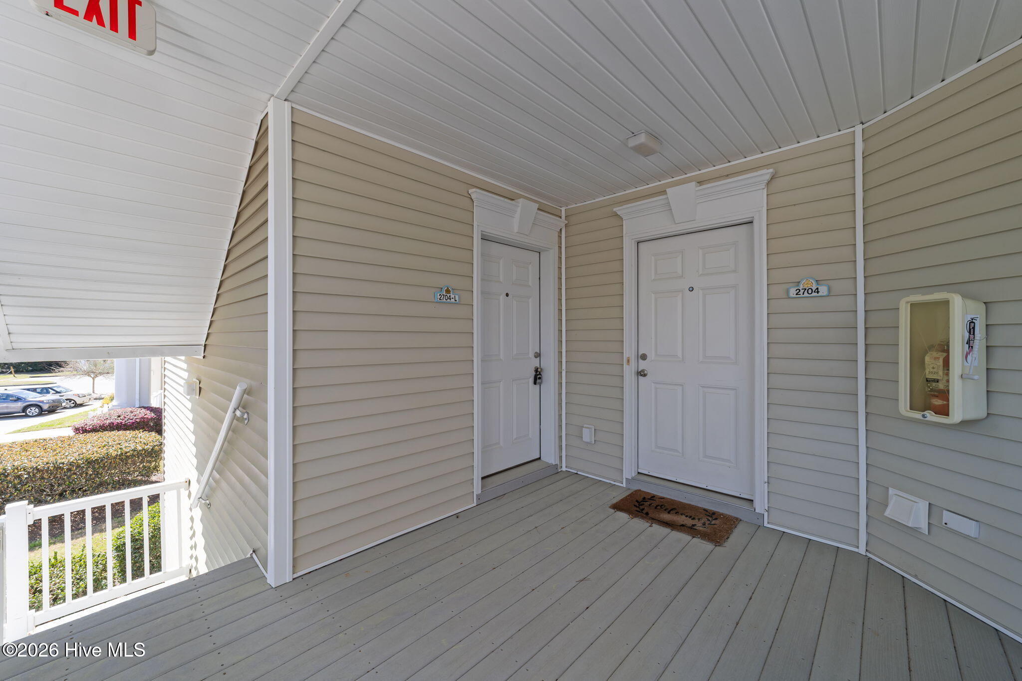 100561049 | Photo 27