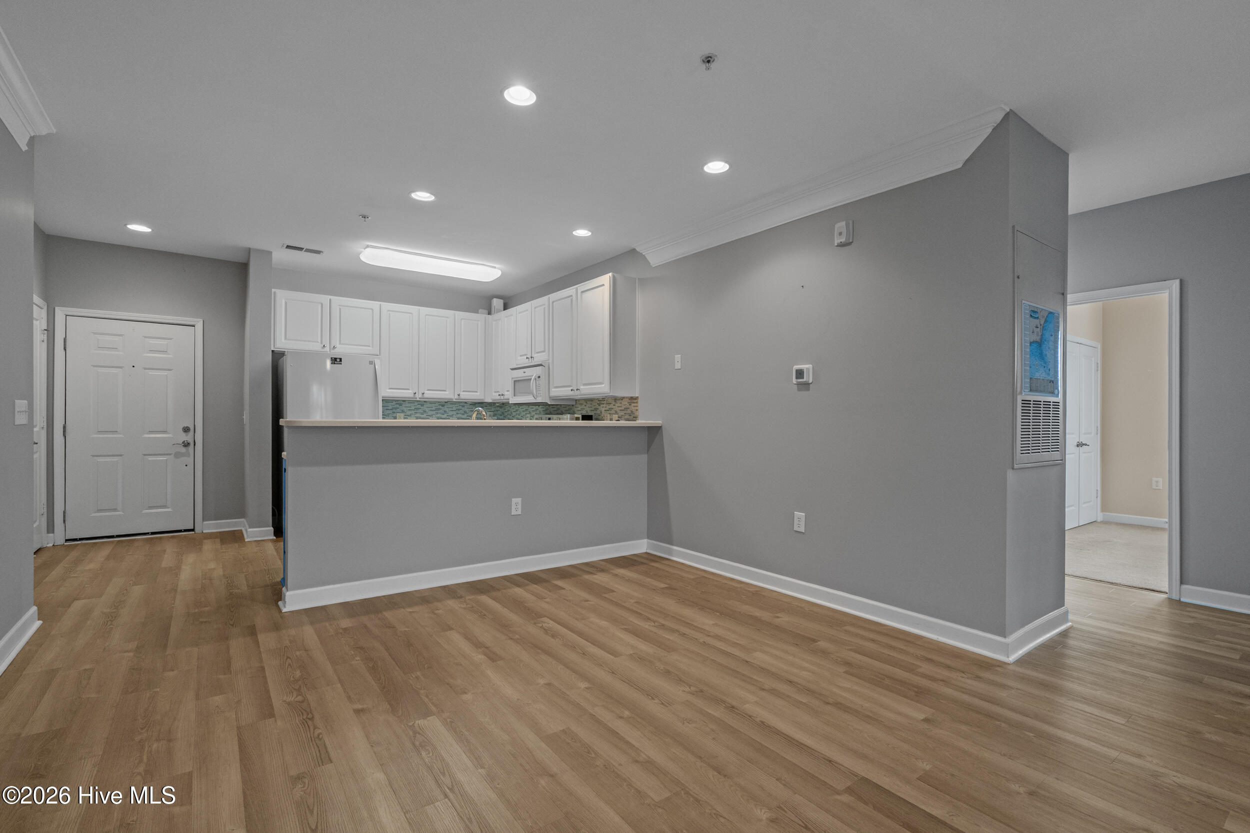 100570667 | Photo 10