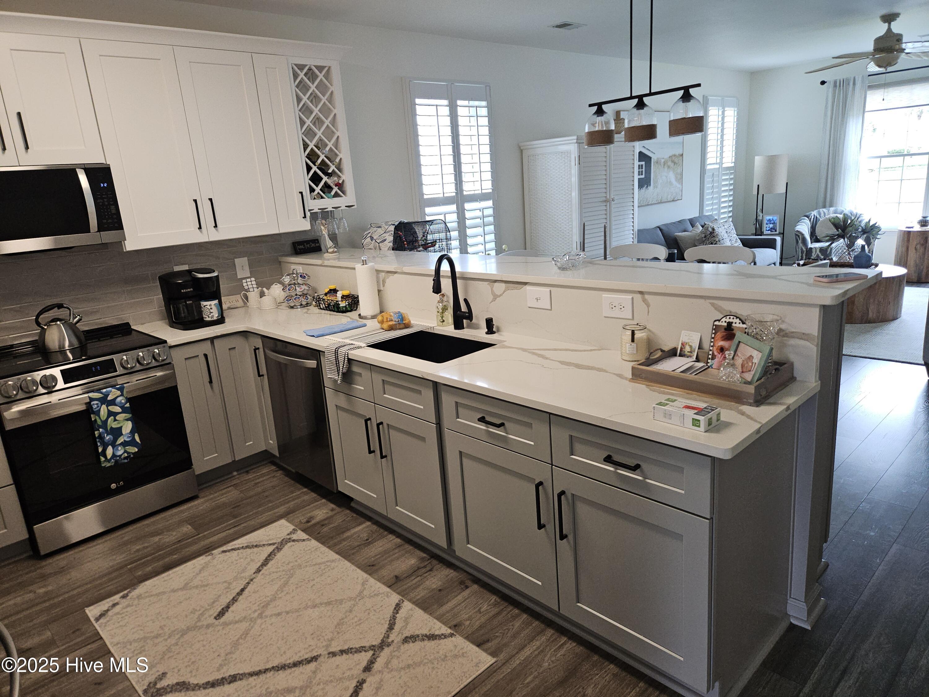 100542567 | Photo 58