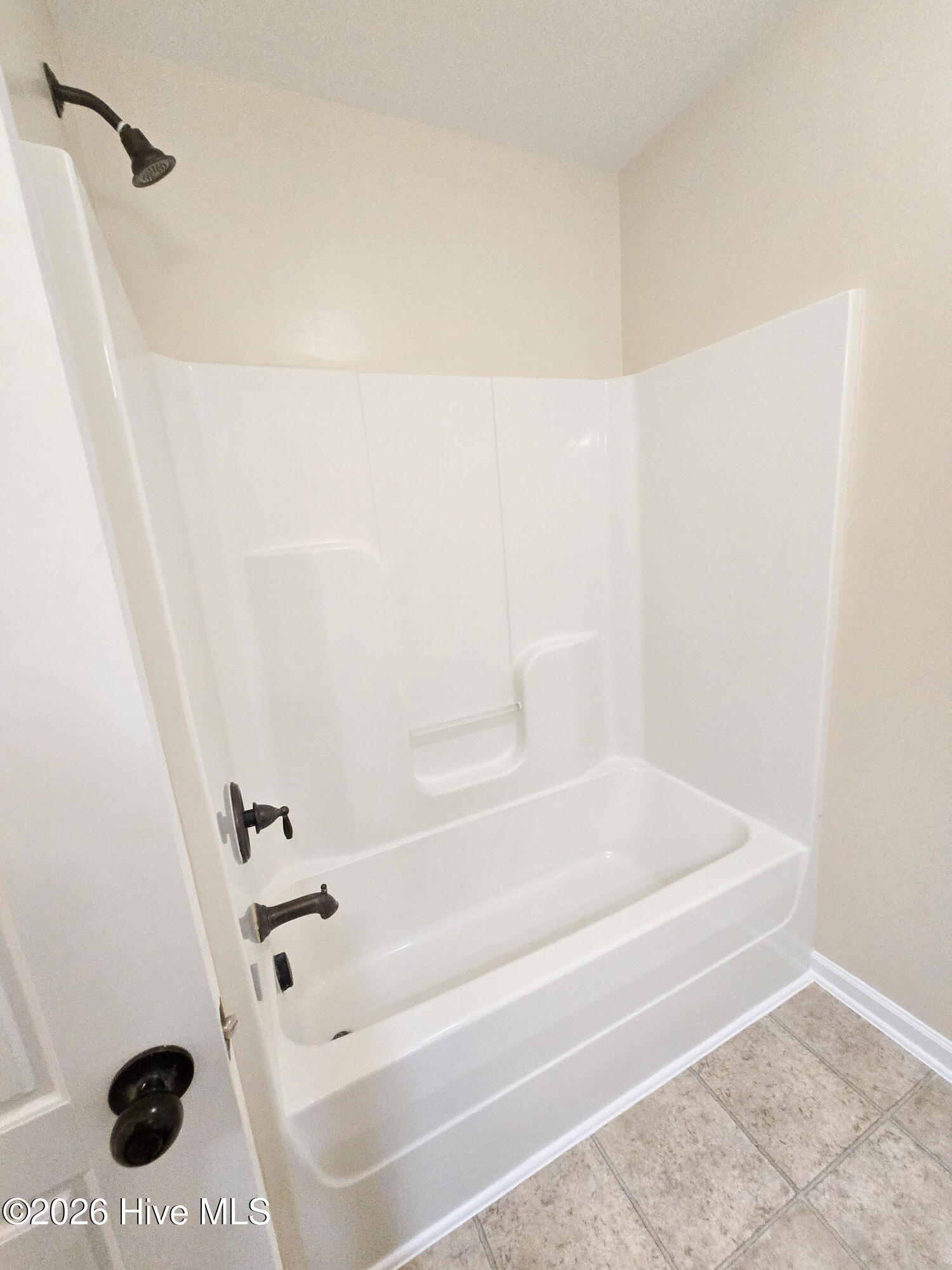 100557279 | Photo 27