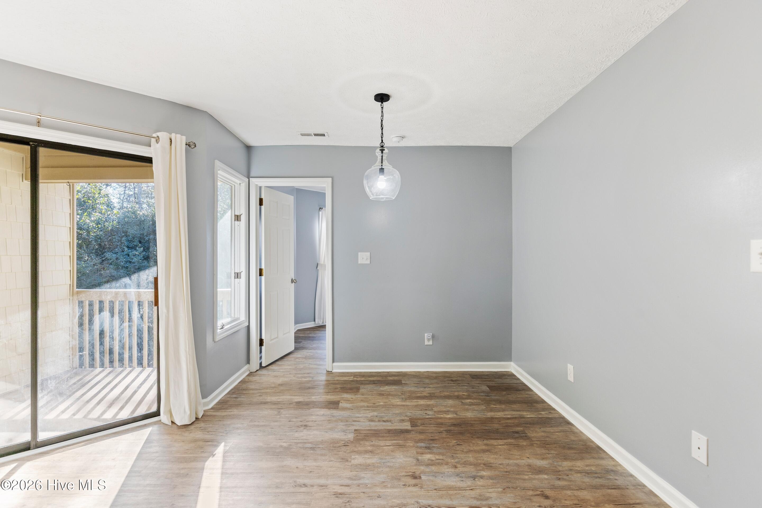 100549881 | Photo 13