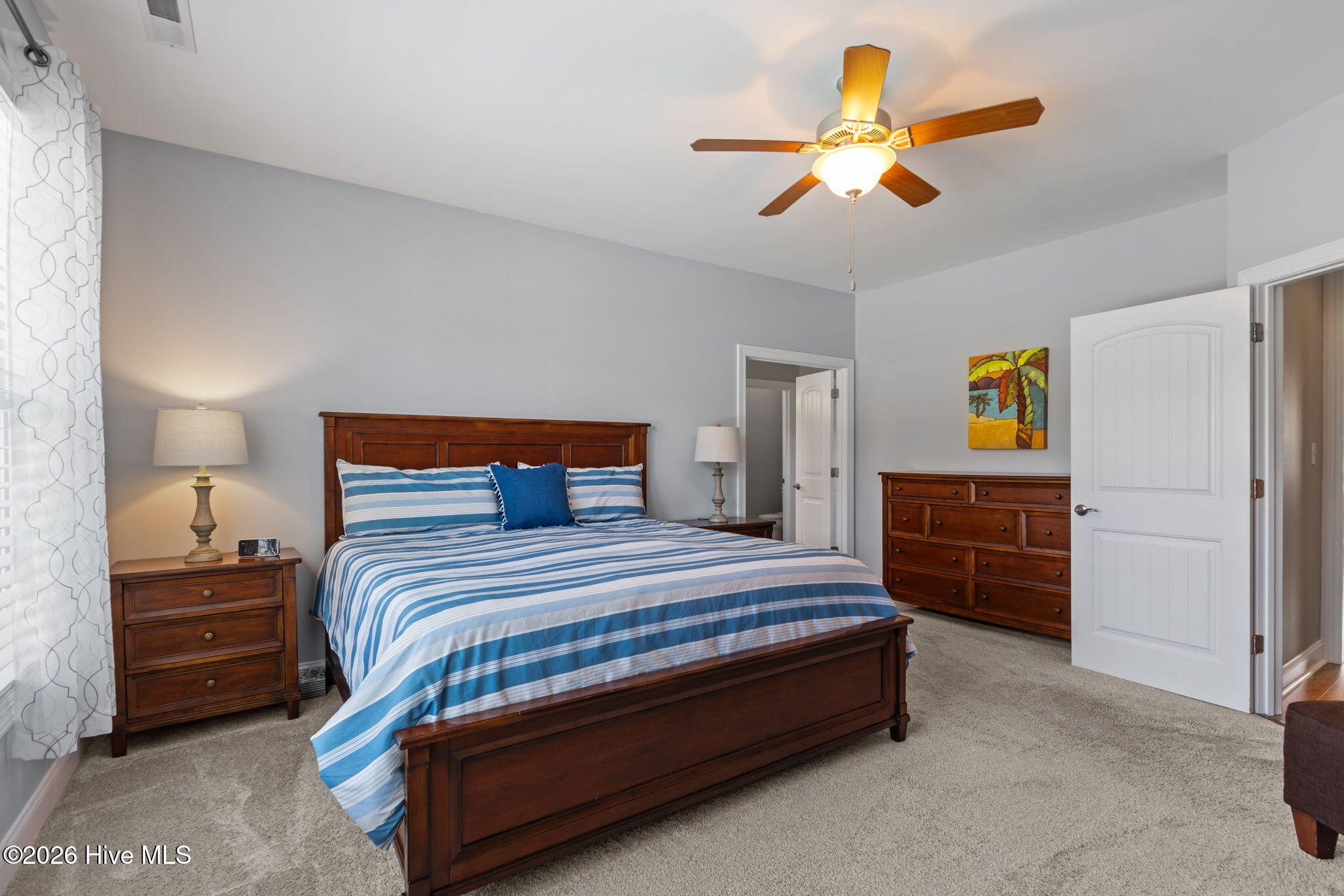 100560213 | Photo 13