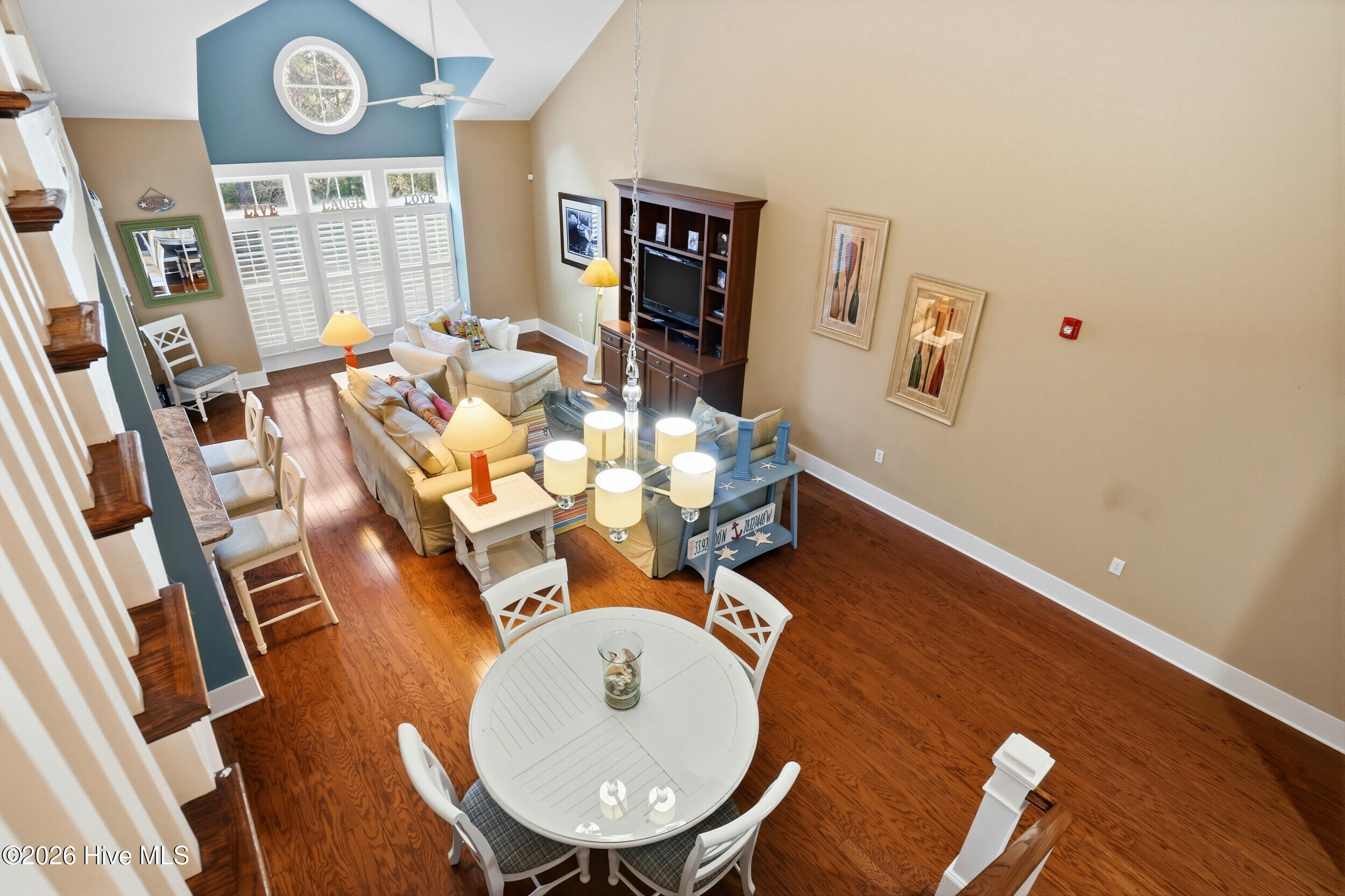 100551957 | Photo 24