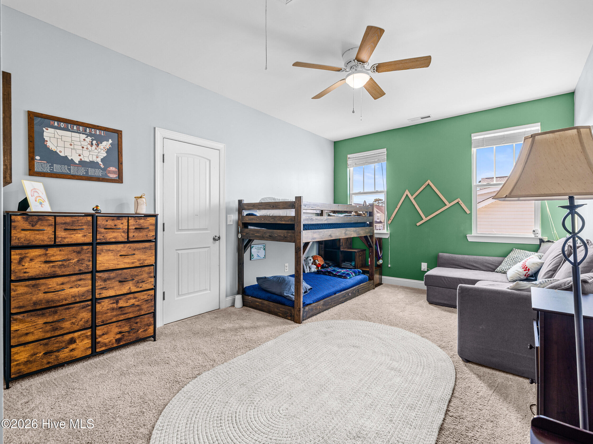 100562428 | Photo 51