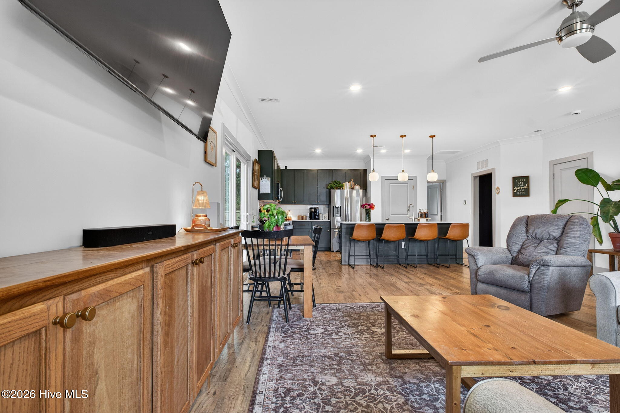 100559815 | Photo 19