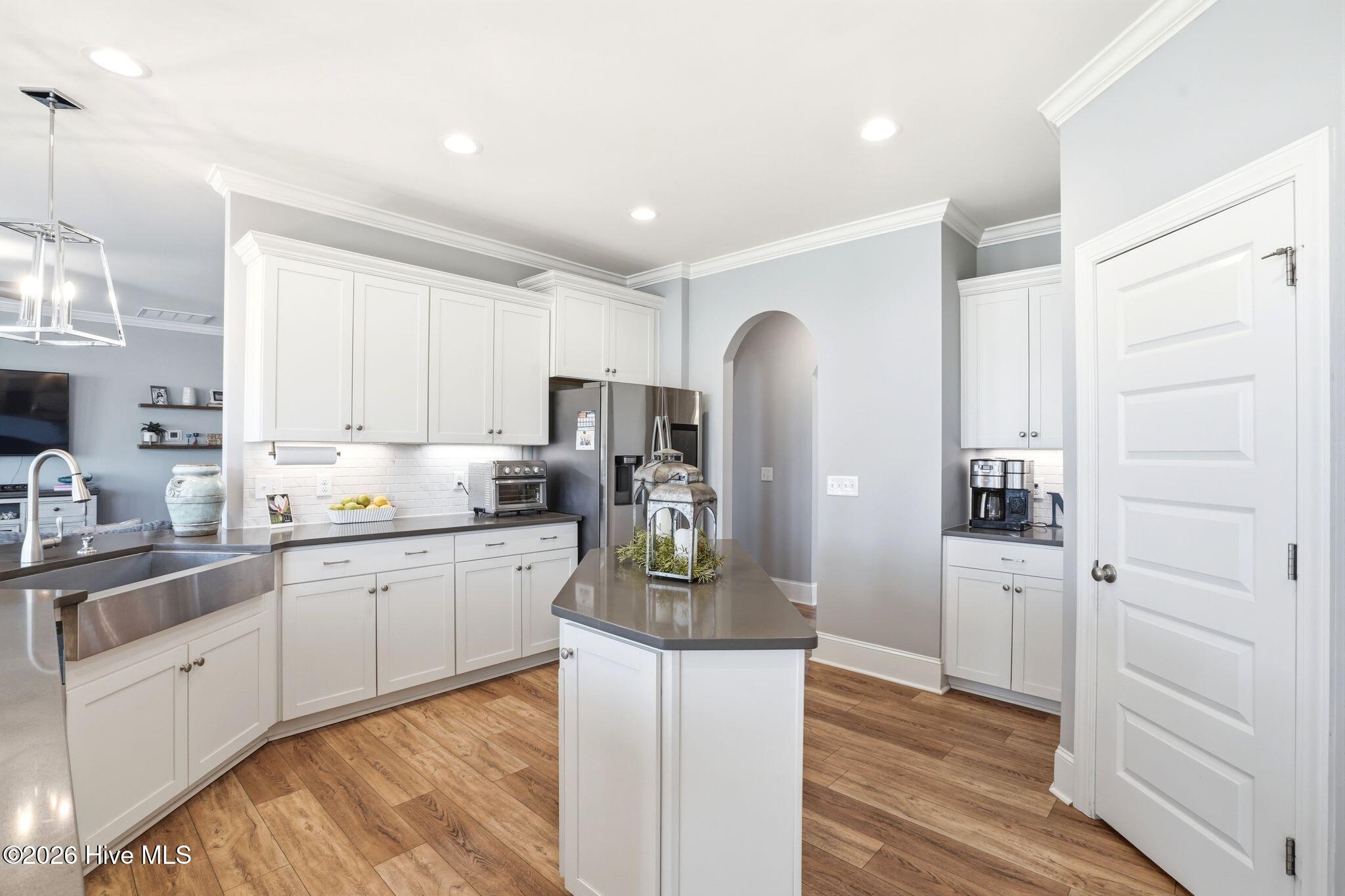 100563287 | Photo 28