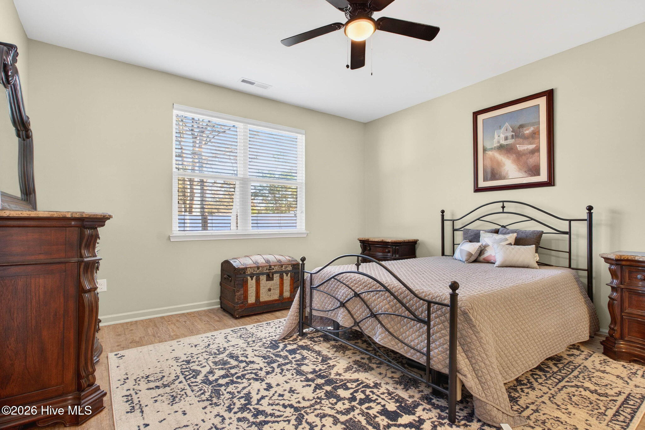 100555390 | Photo 13