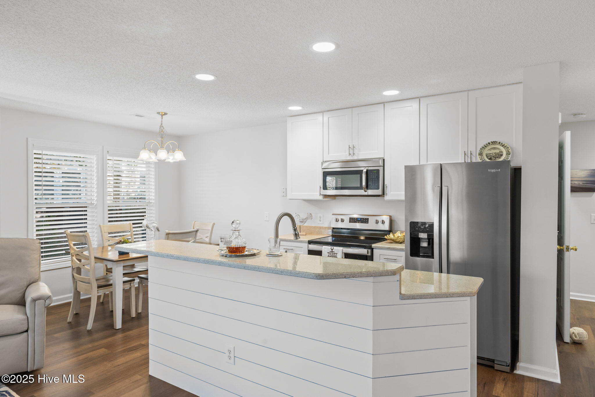 100543125 | Photo 13