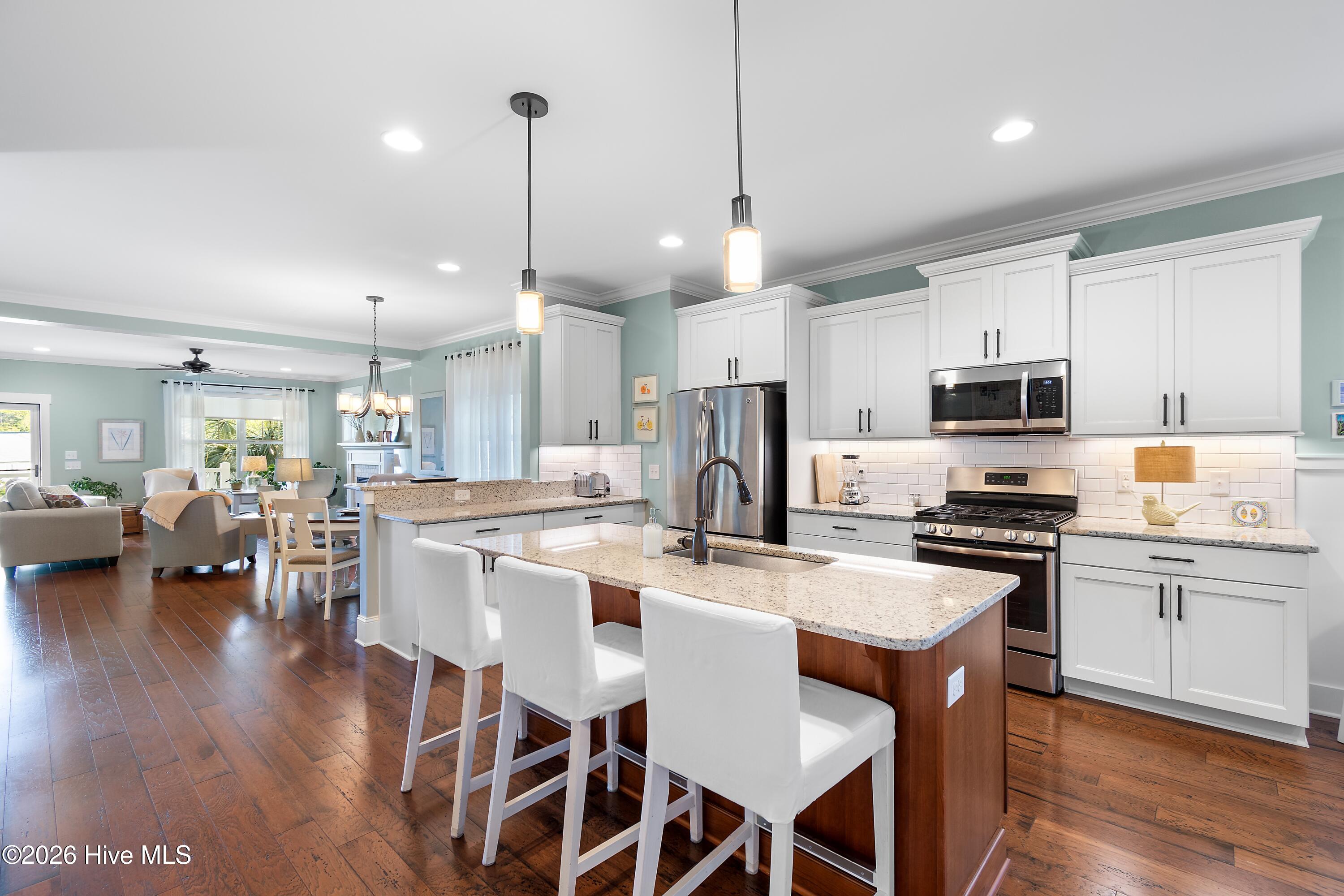 100567092 | Photo 13