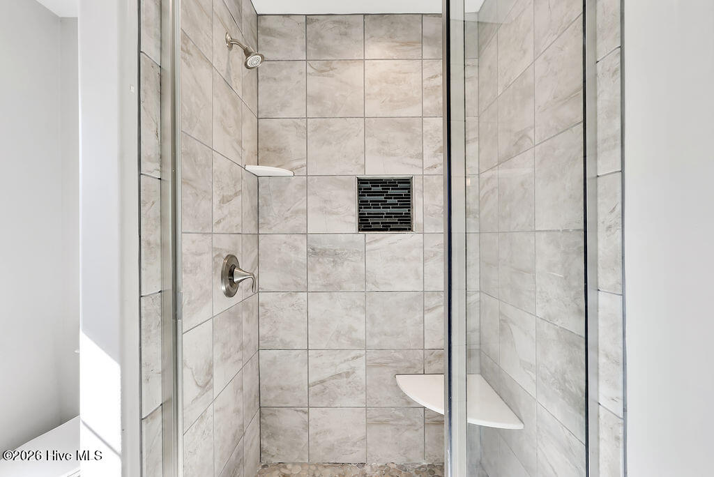 100555055 | Photo 33