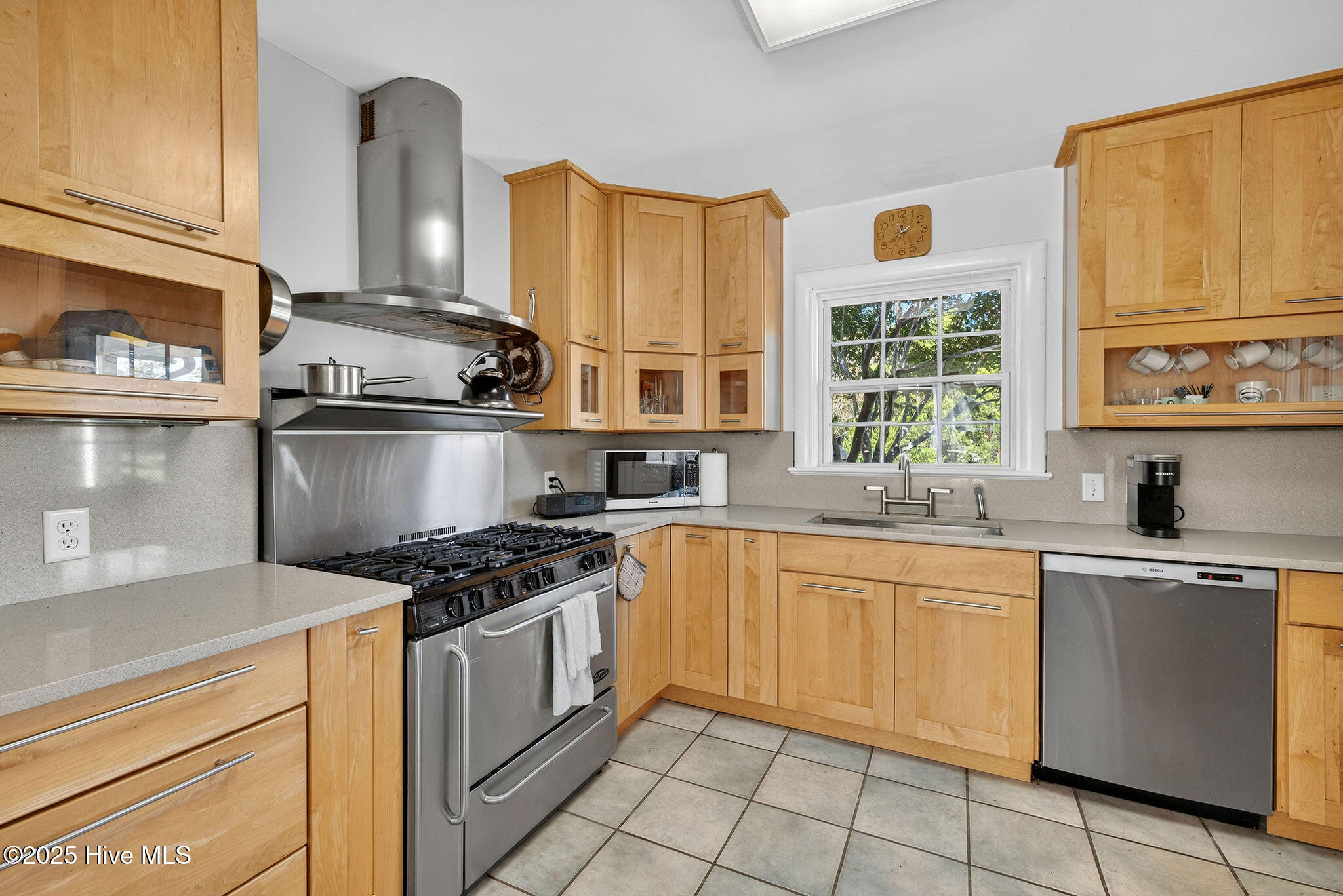 100539754 | Photo 11