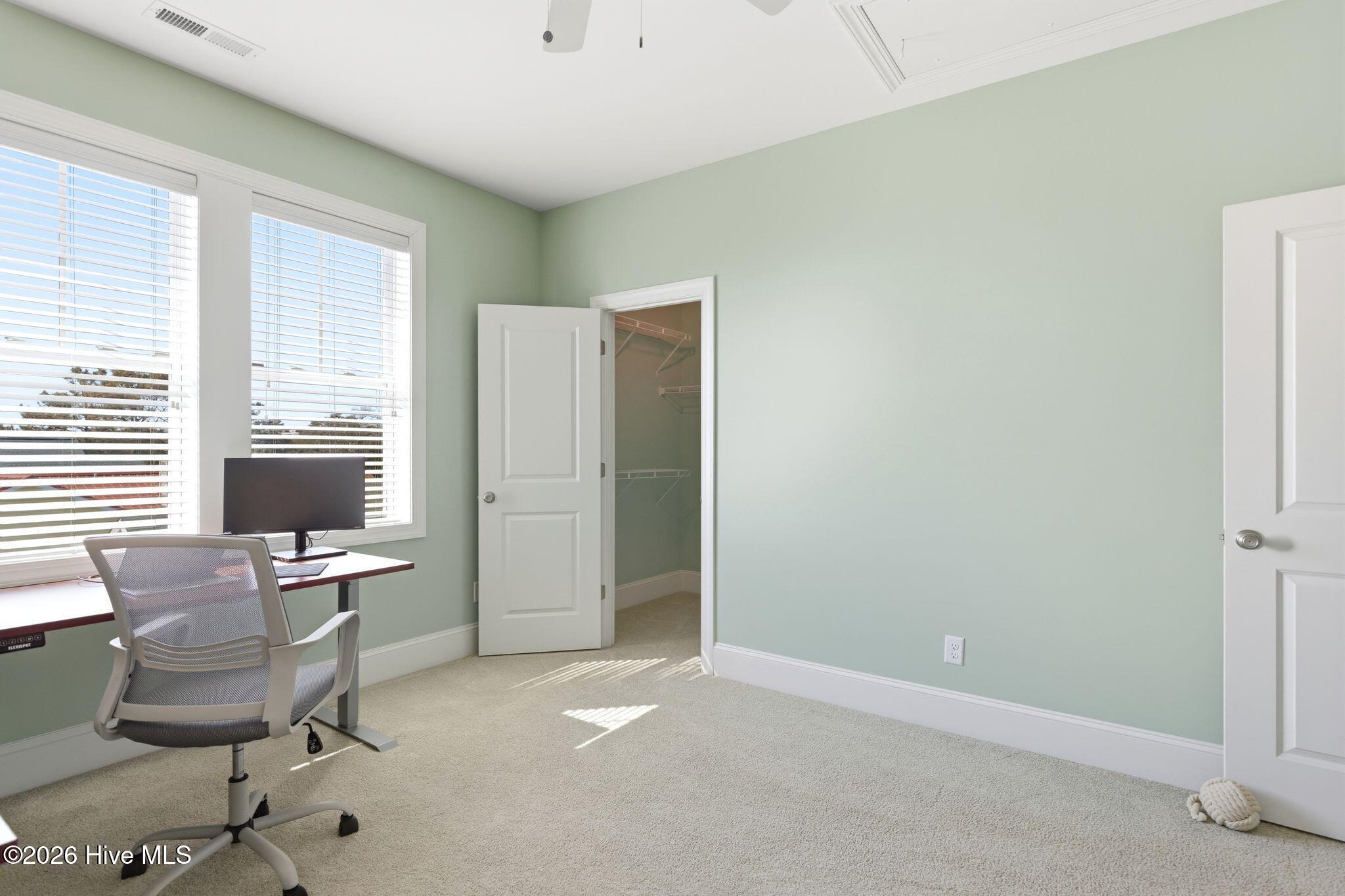 100559655 | Photo 40