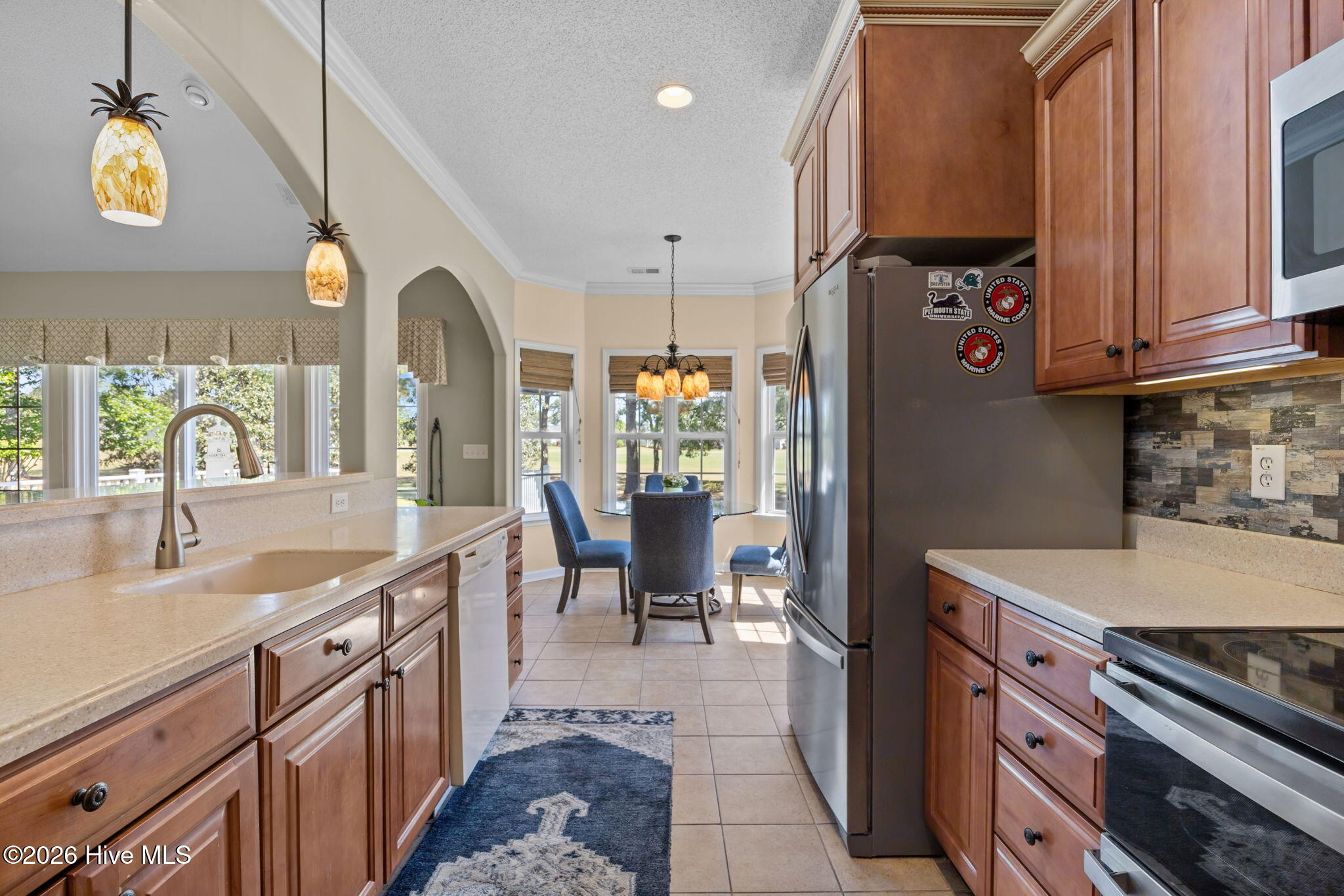 100569255 | Photo 12