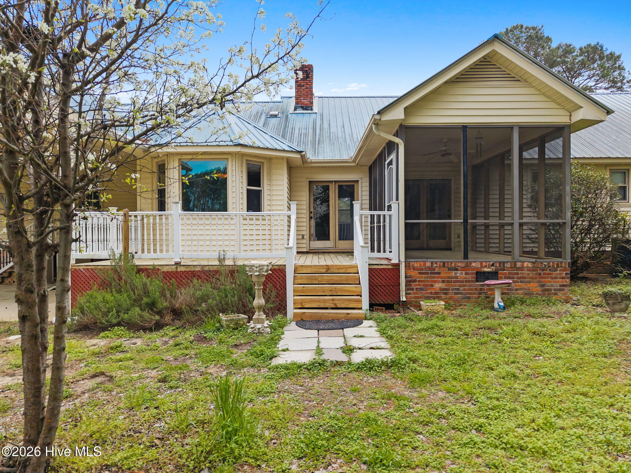 100560664 | Photo 38