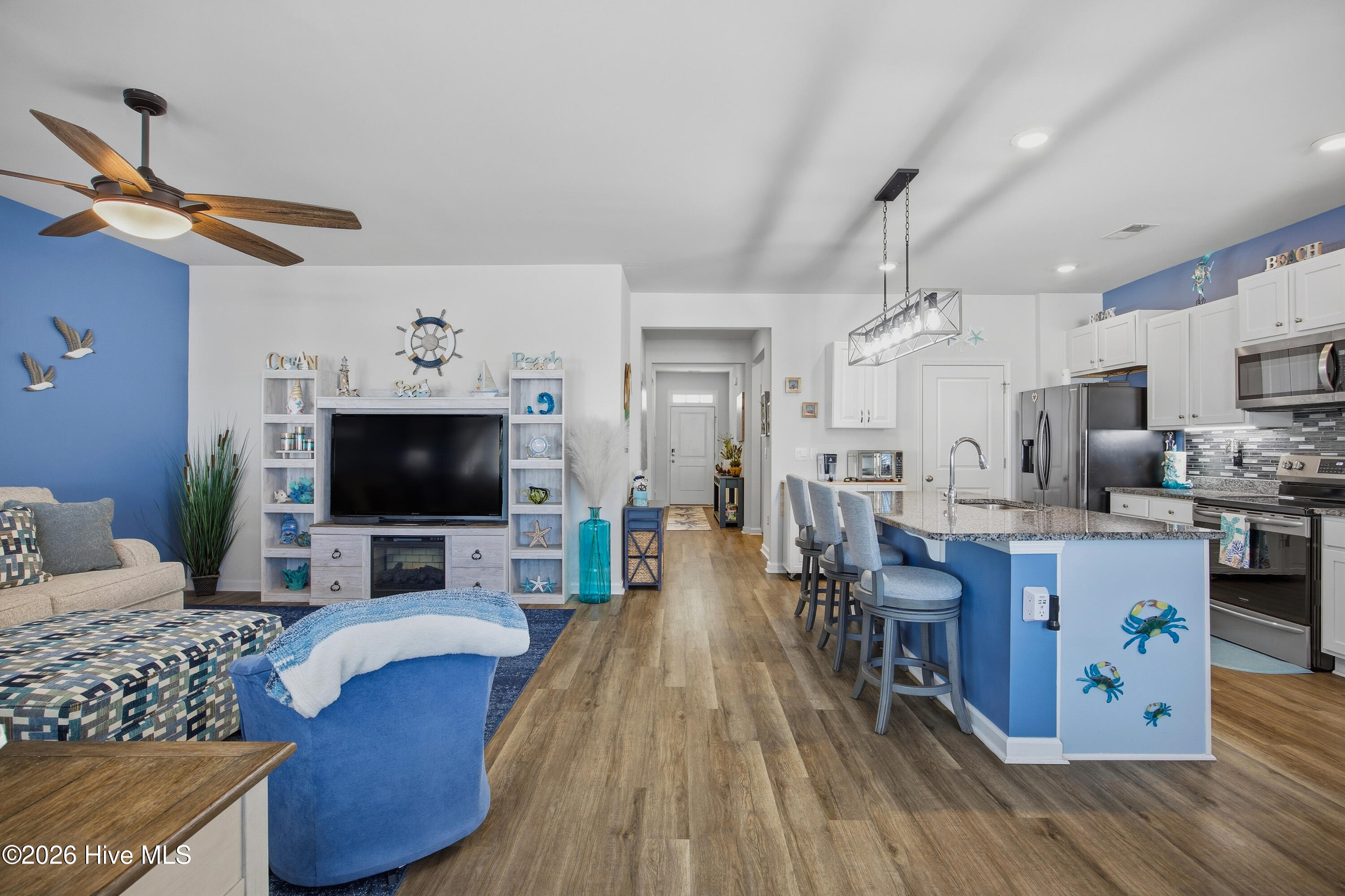 100550888 | Photo 32