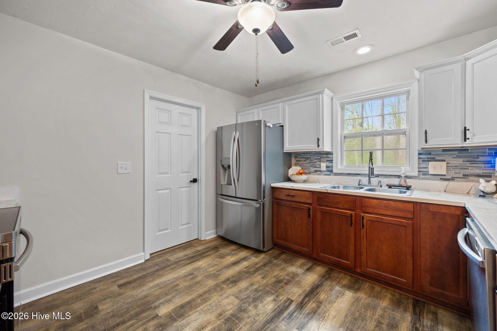 100557121 | Photo 10