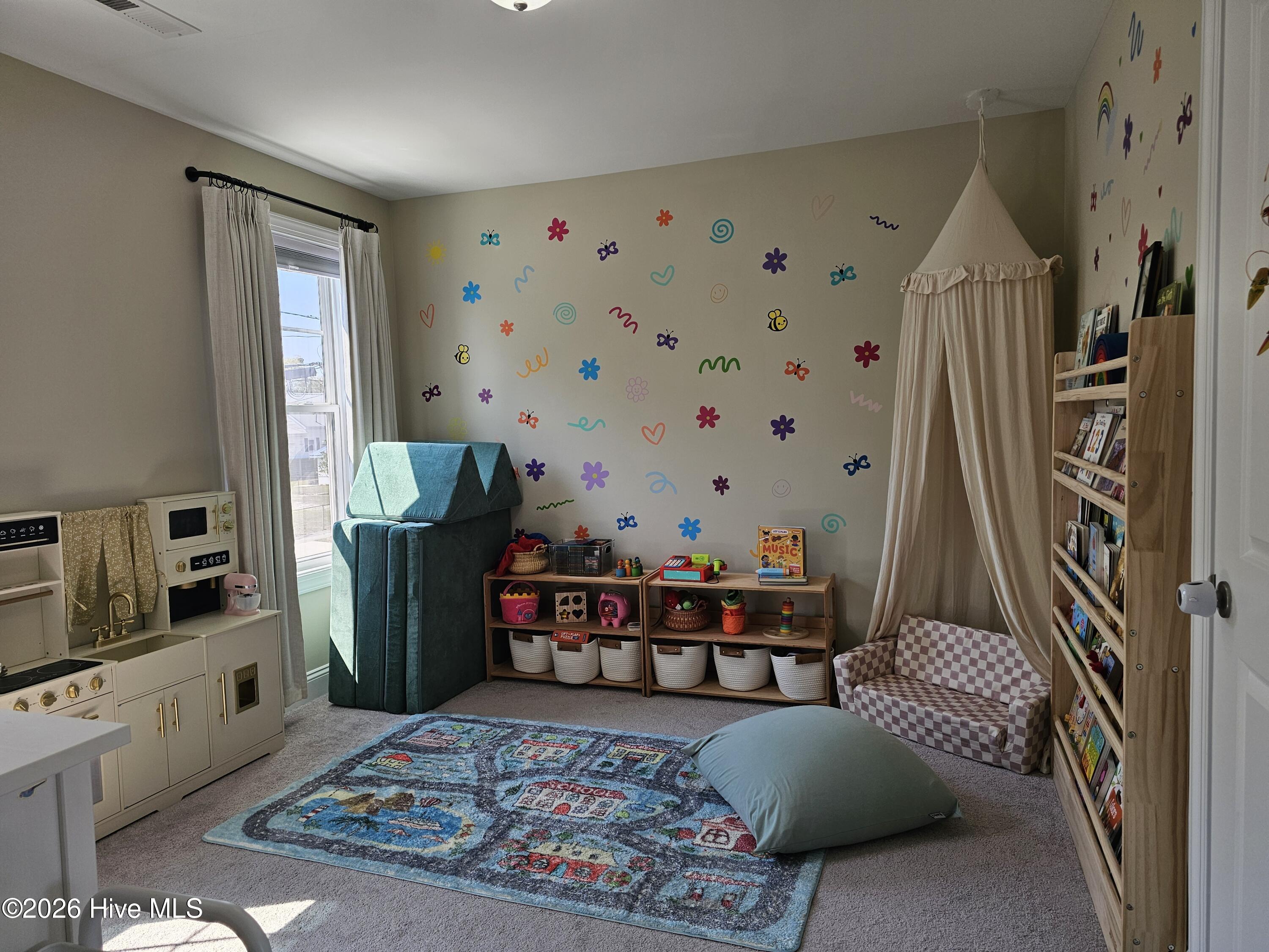 100561963 | Photo 15