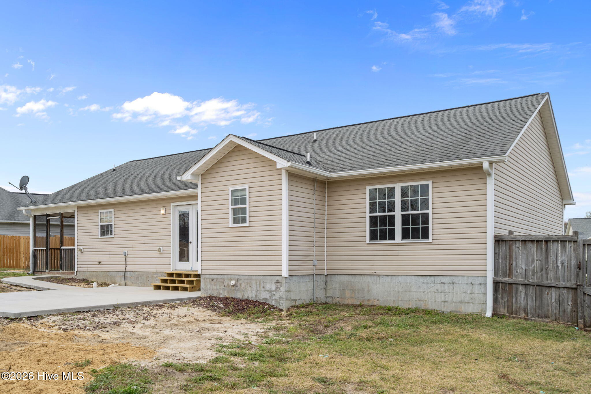 100562235 | Photo 37