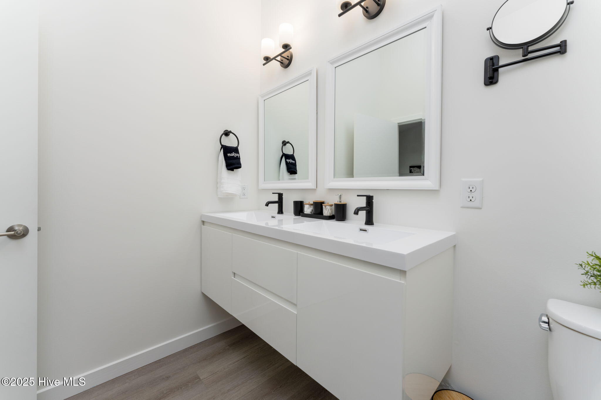 100485156 | Photo 31