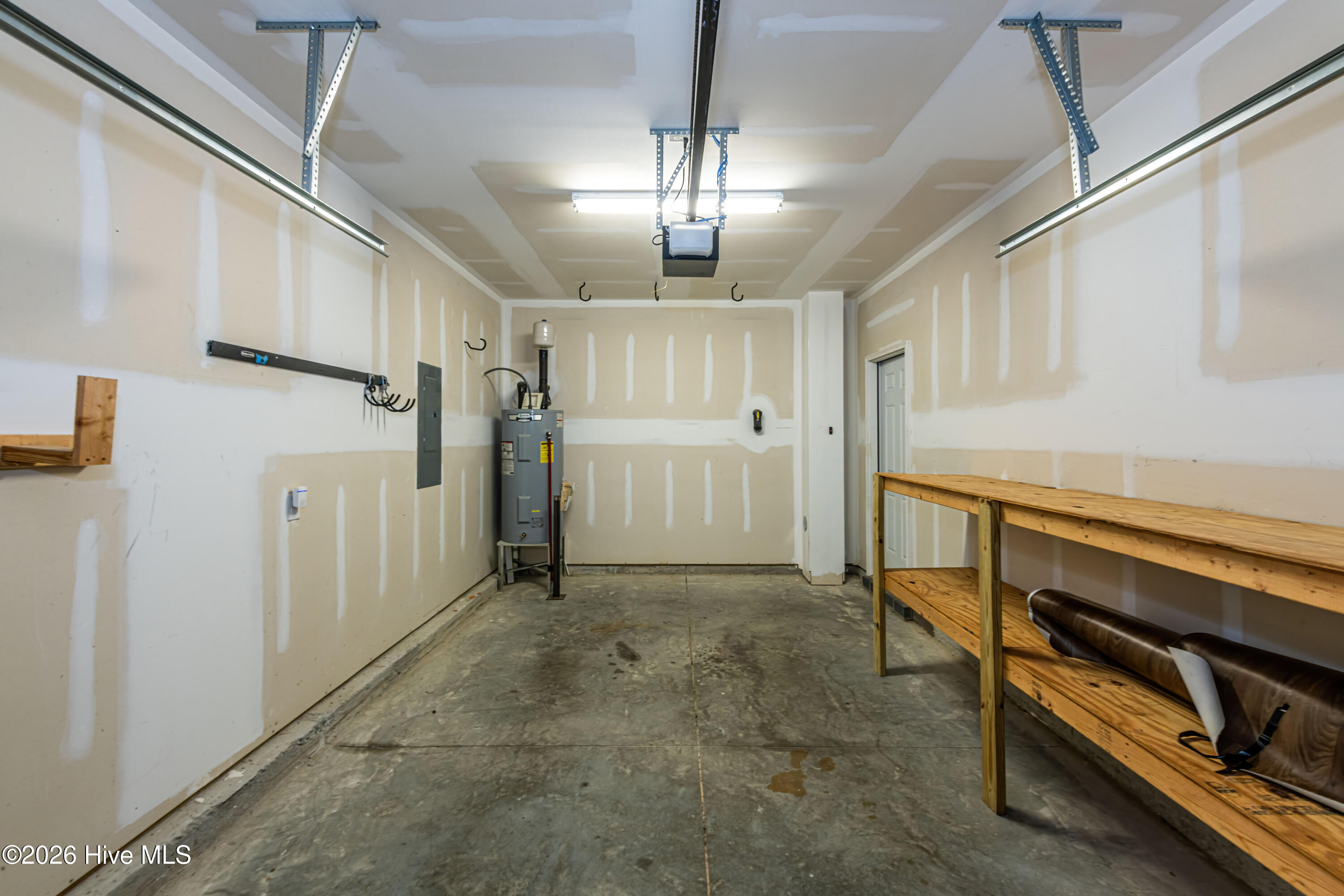 100567221 | Photo 43