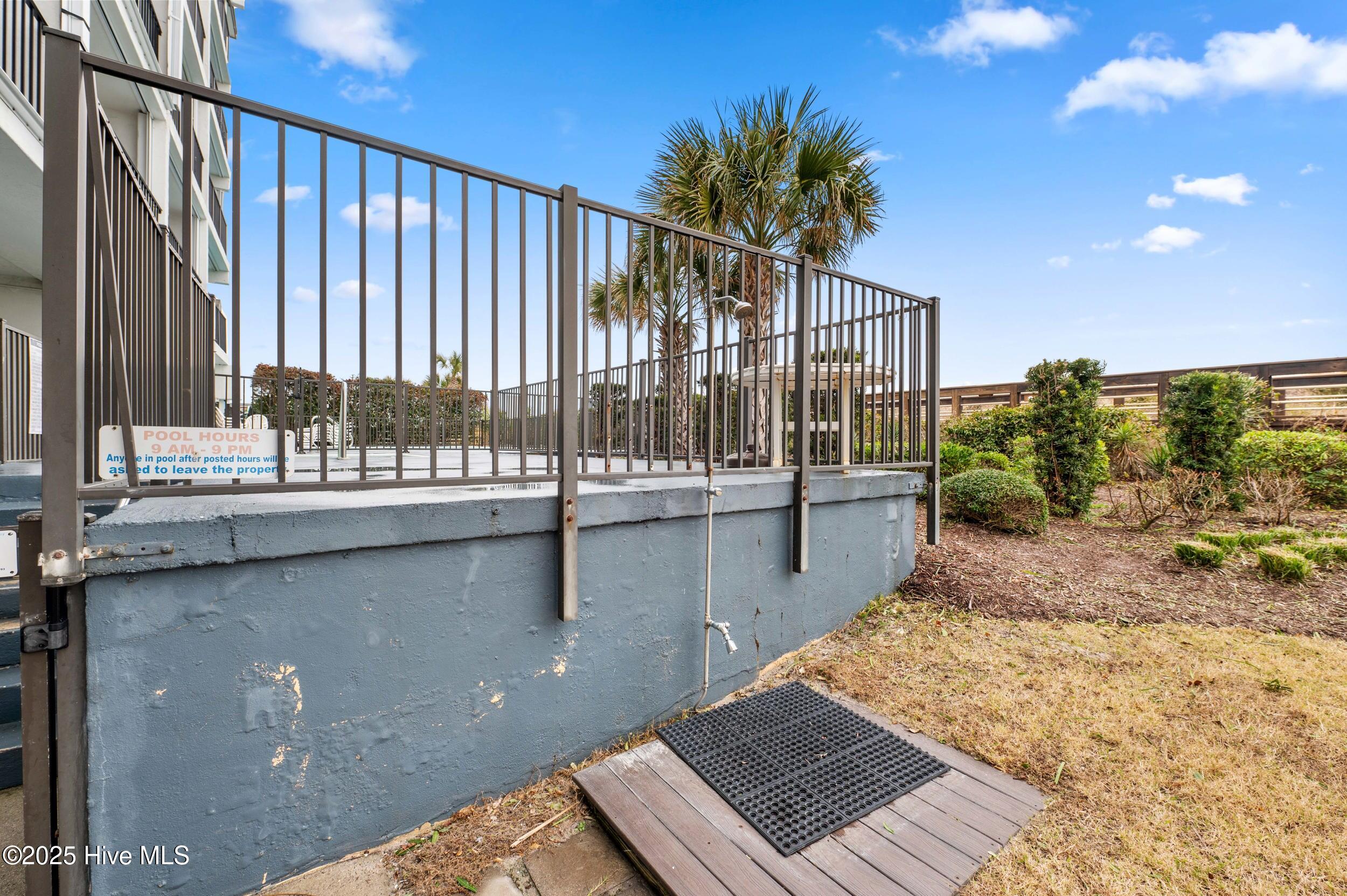 100490591 | Photo 44