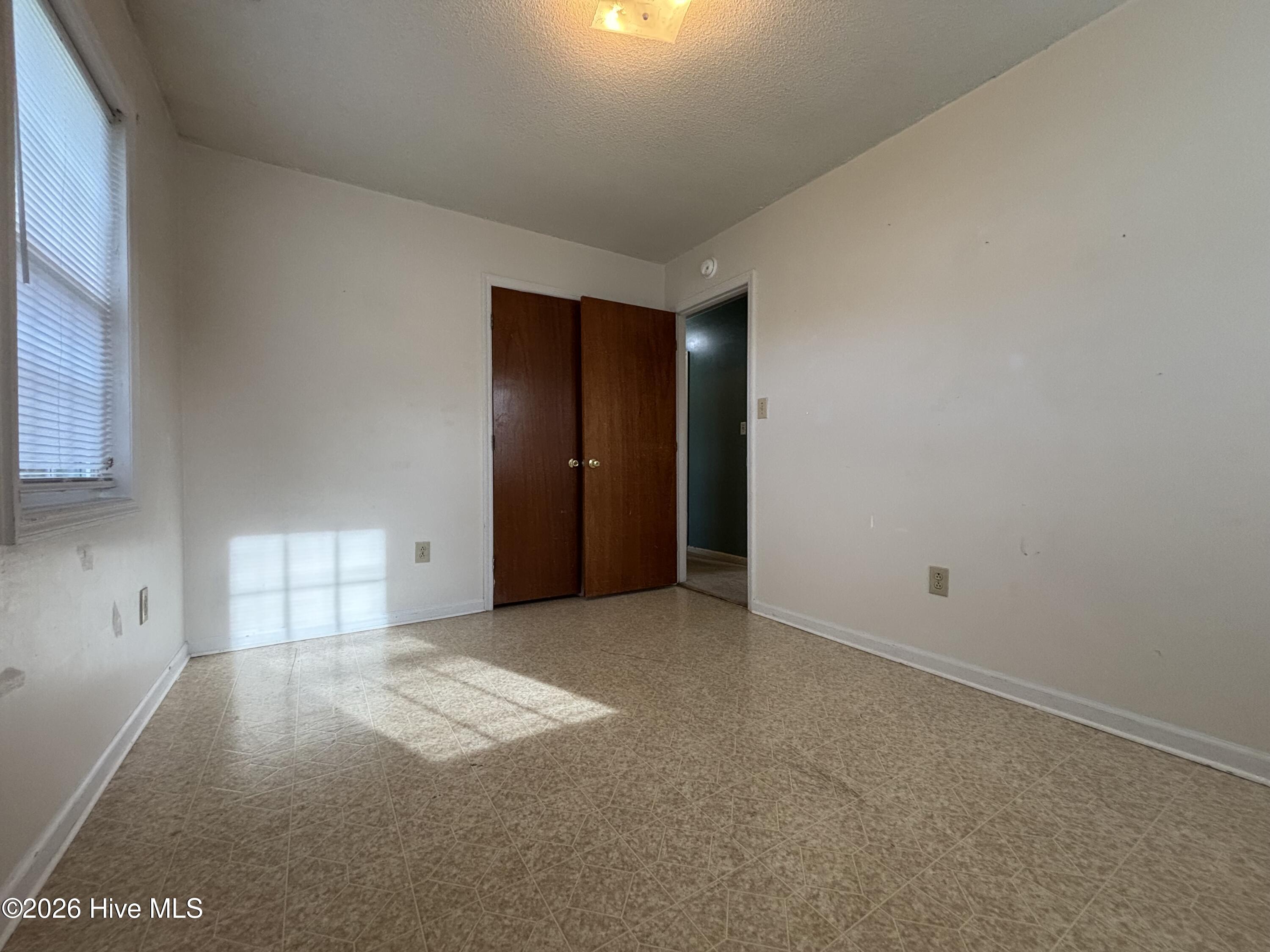 100561528 | Photo 12