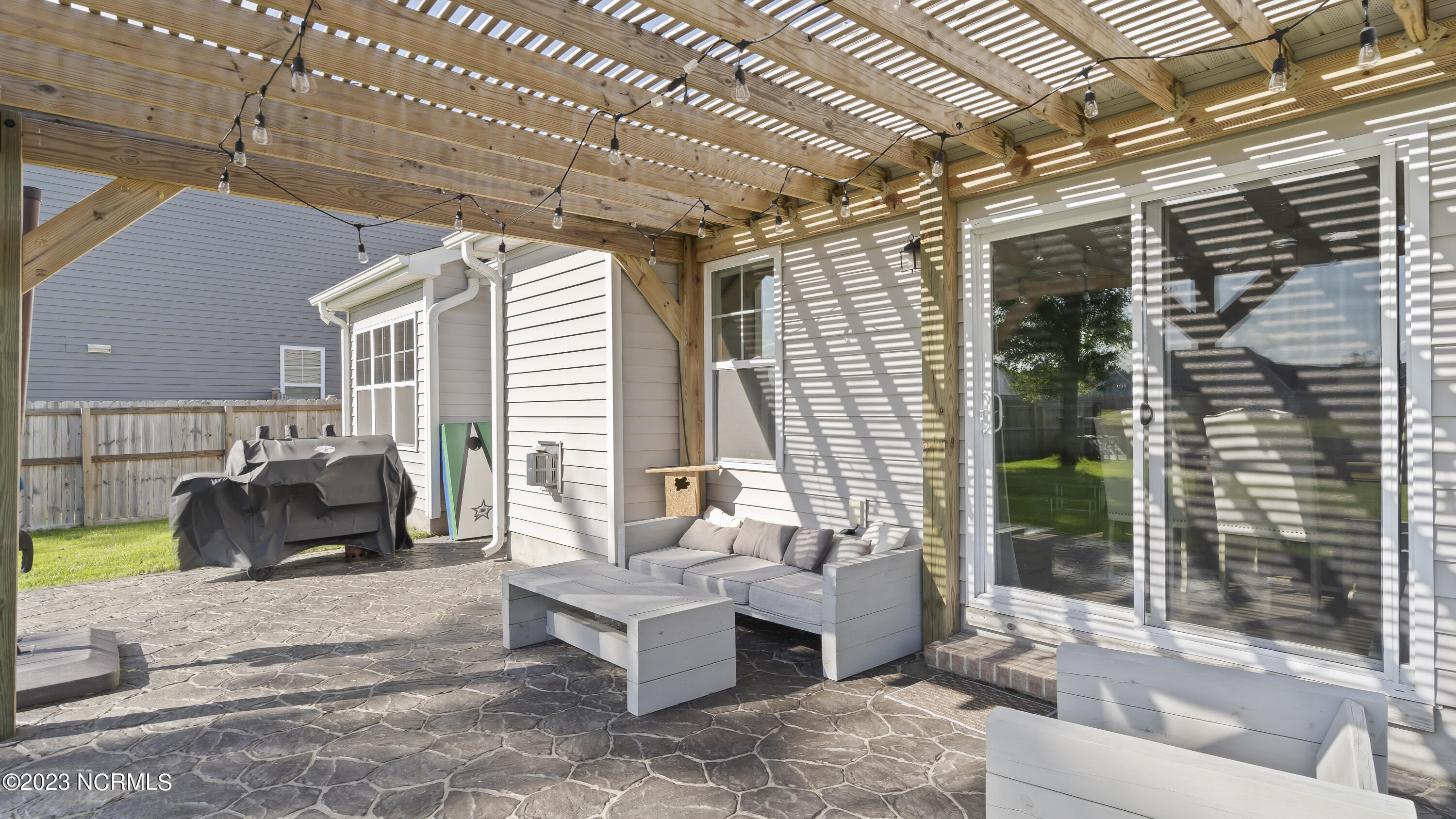 100563607 | Photo 42