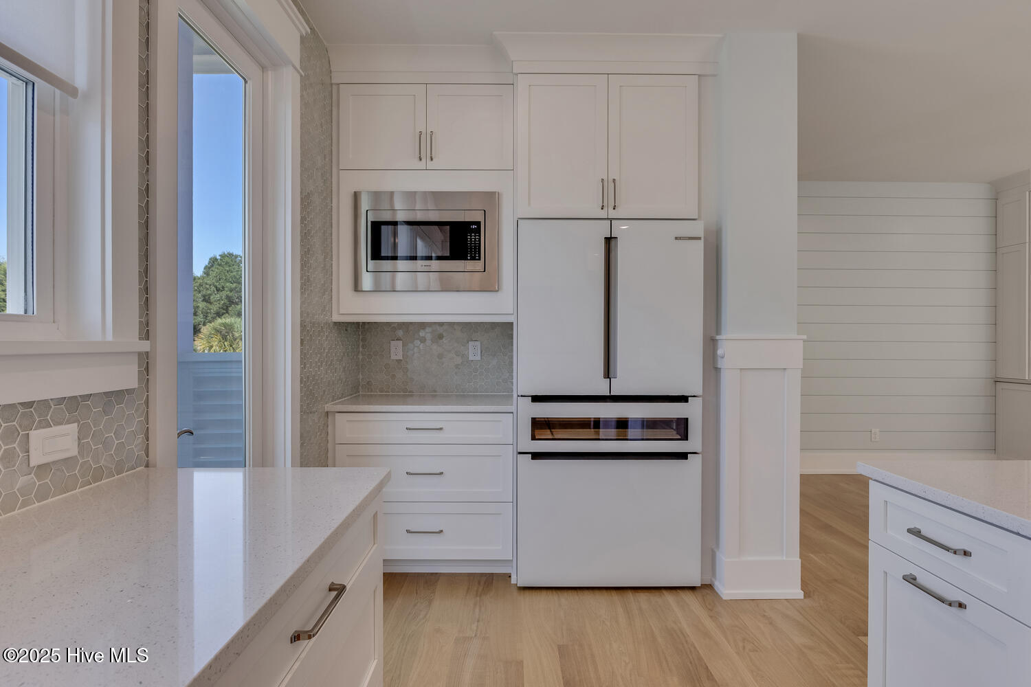 100537523 | Photo 14